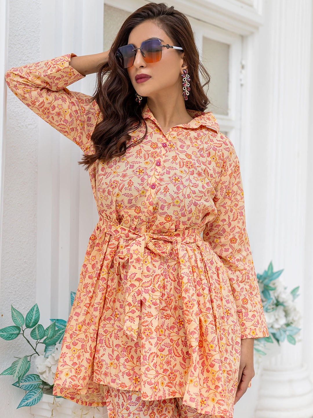 

Bandhanivilla Floral Printed Shirt Collar Anarkali Tunic With Trouser, Orange