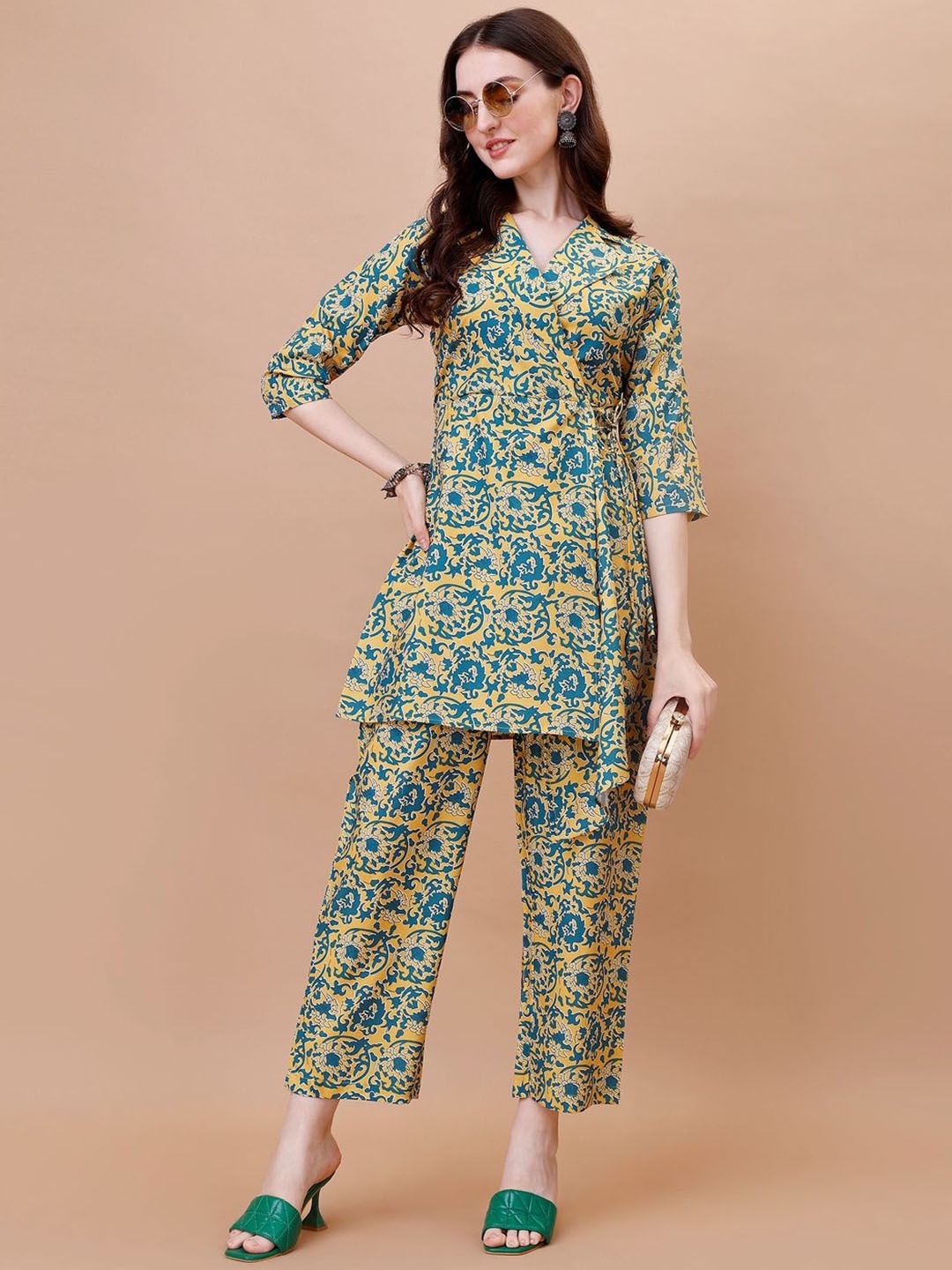 

Bandhanivilla Floral Printed Lapel Neck Angrakha Tunic With Trouser, Mustard