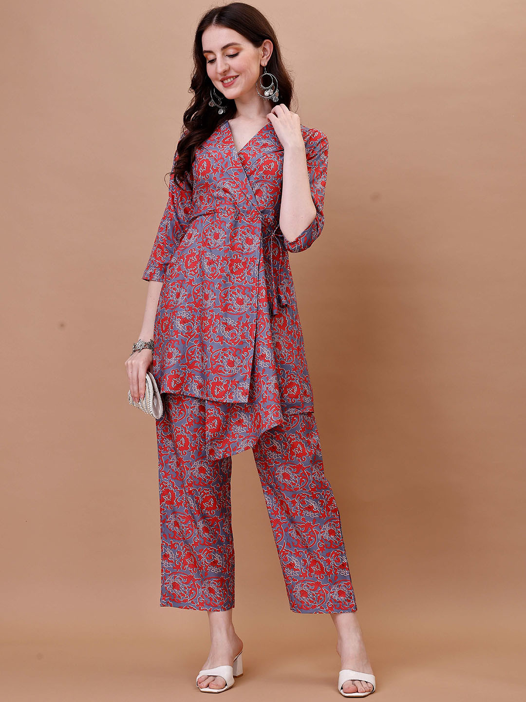 

Bandhanivilla Floral Printed Lapel Neck Angrakha Tunic With Trouser, Grey