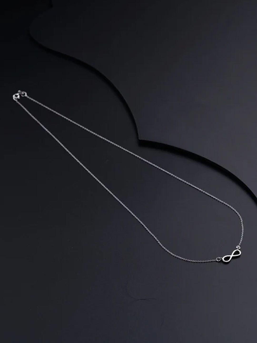 

DressBerry Infinity Love Heart Chain, Silver