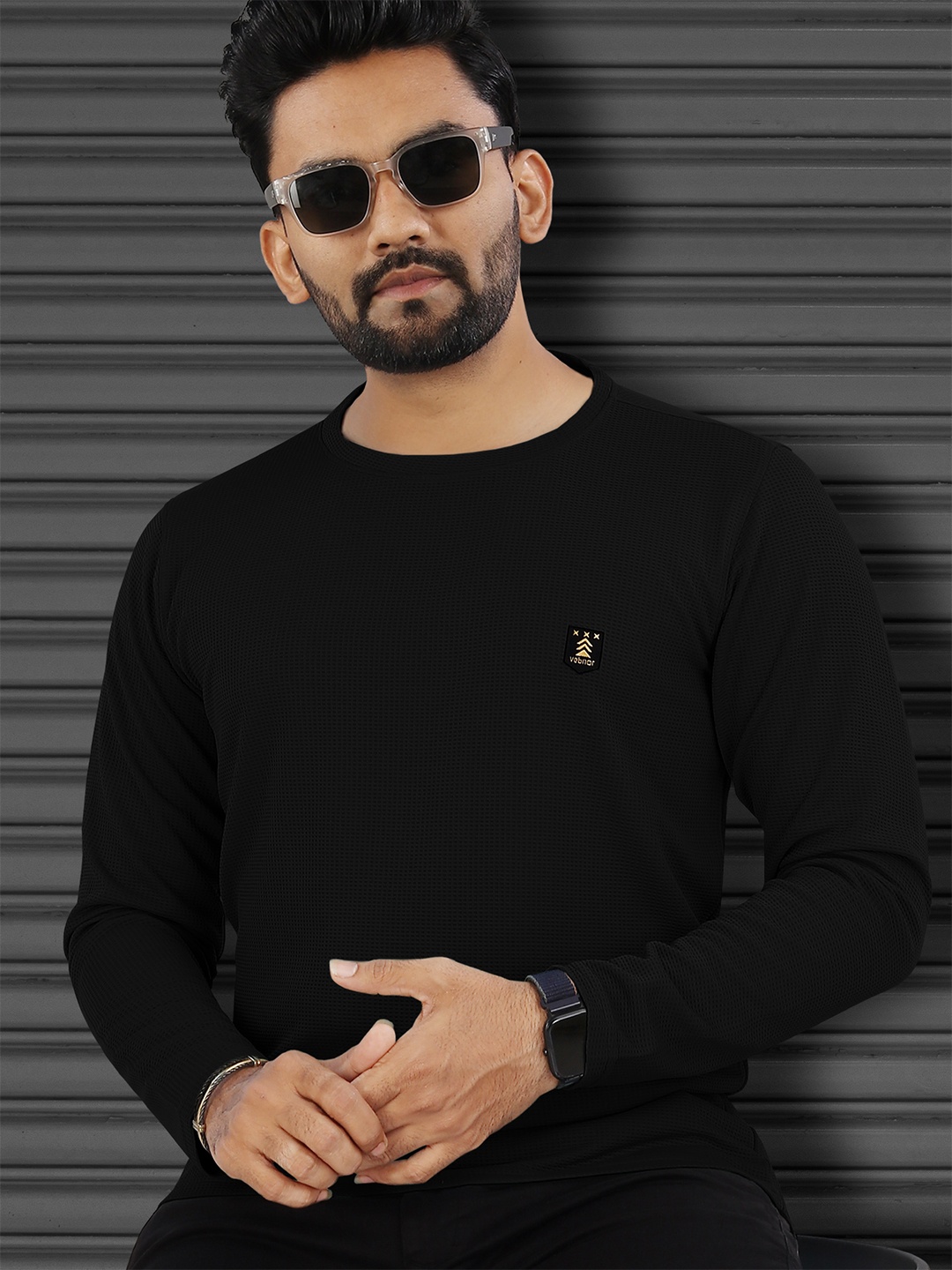 

VeBNoR Men Self Design Round Neck Casual T-shirt, Black