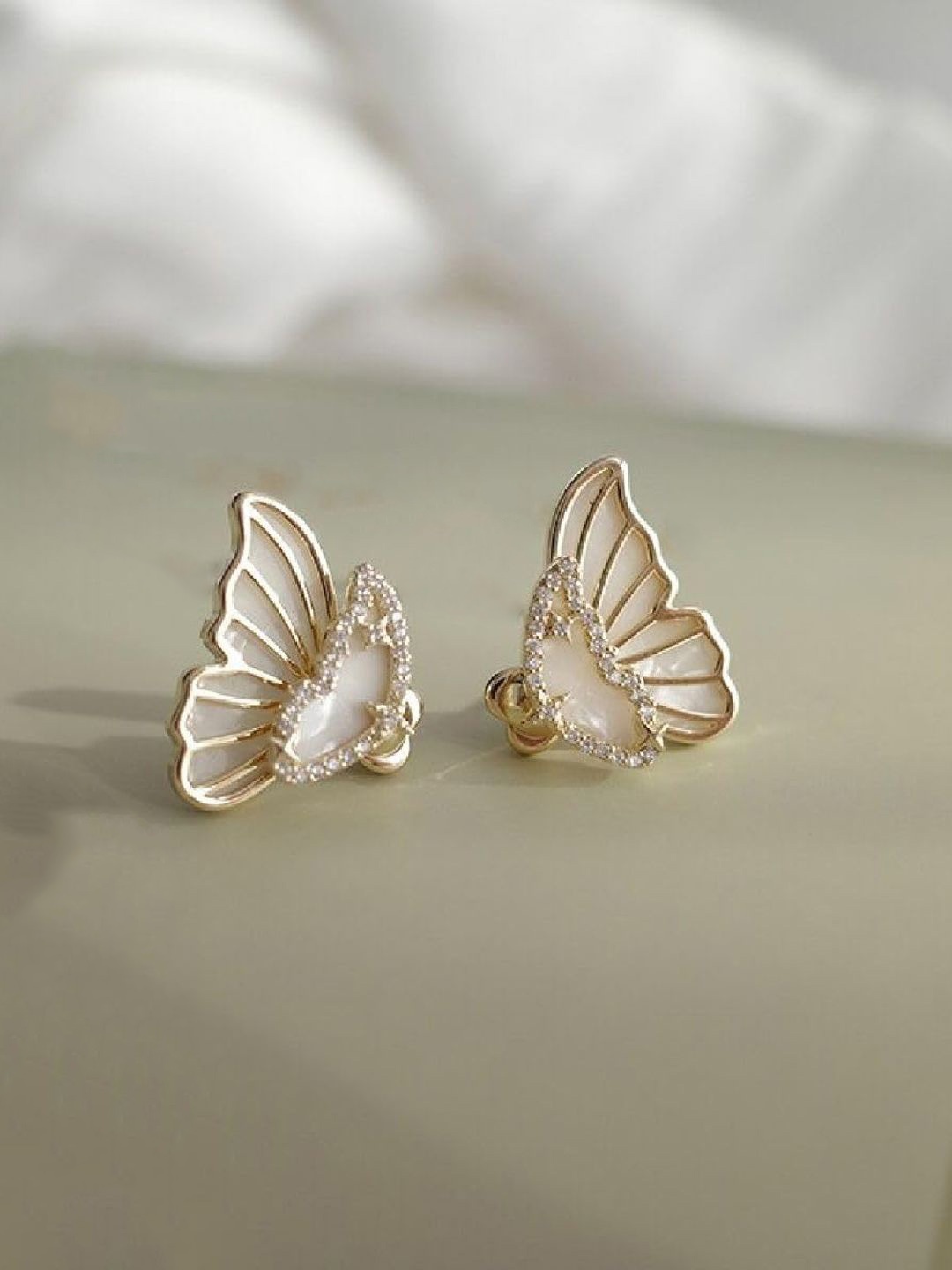 

BEYTER Korean Artificial Stones Studded Contemporary Shaped Studs, Gold