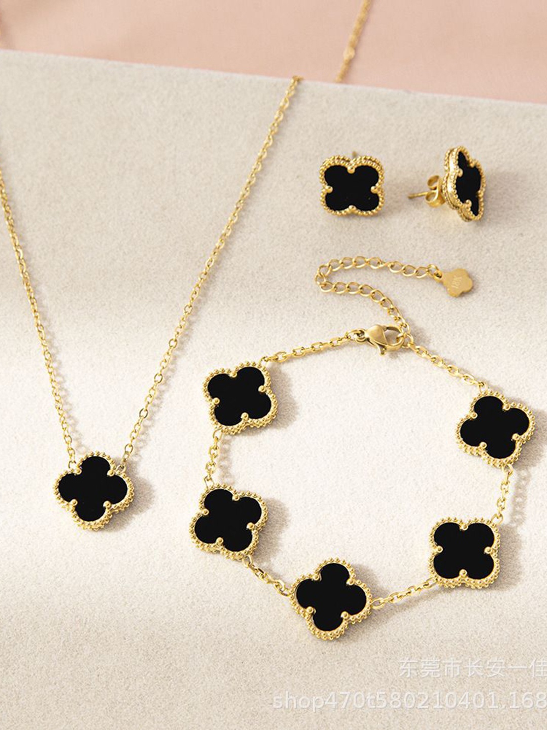 

DIVASTRI Gold-Plated Stainless Steel Anti Tarnish Floral Clover Jewellery Set