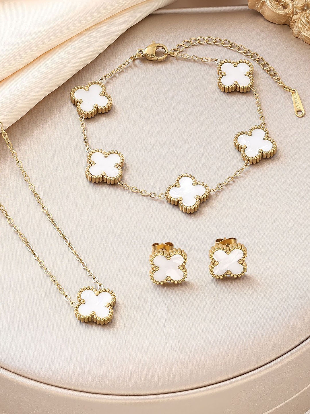 

DIVASTRI Gold-Plated Stainless Steel Anti Tarnish Floral Clover Jewellery Set