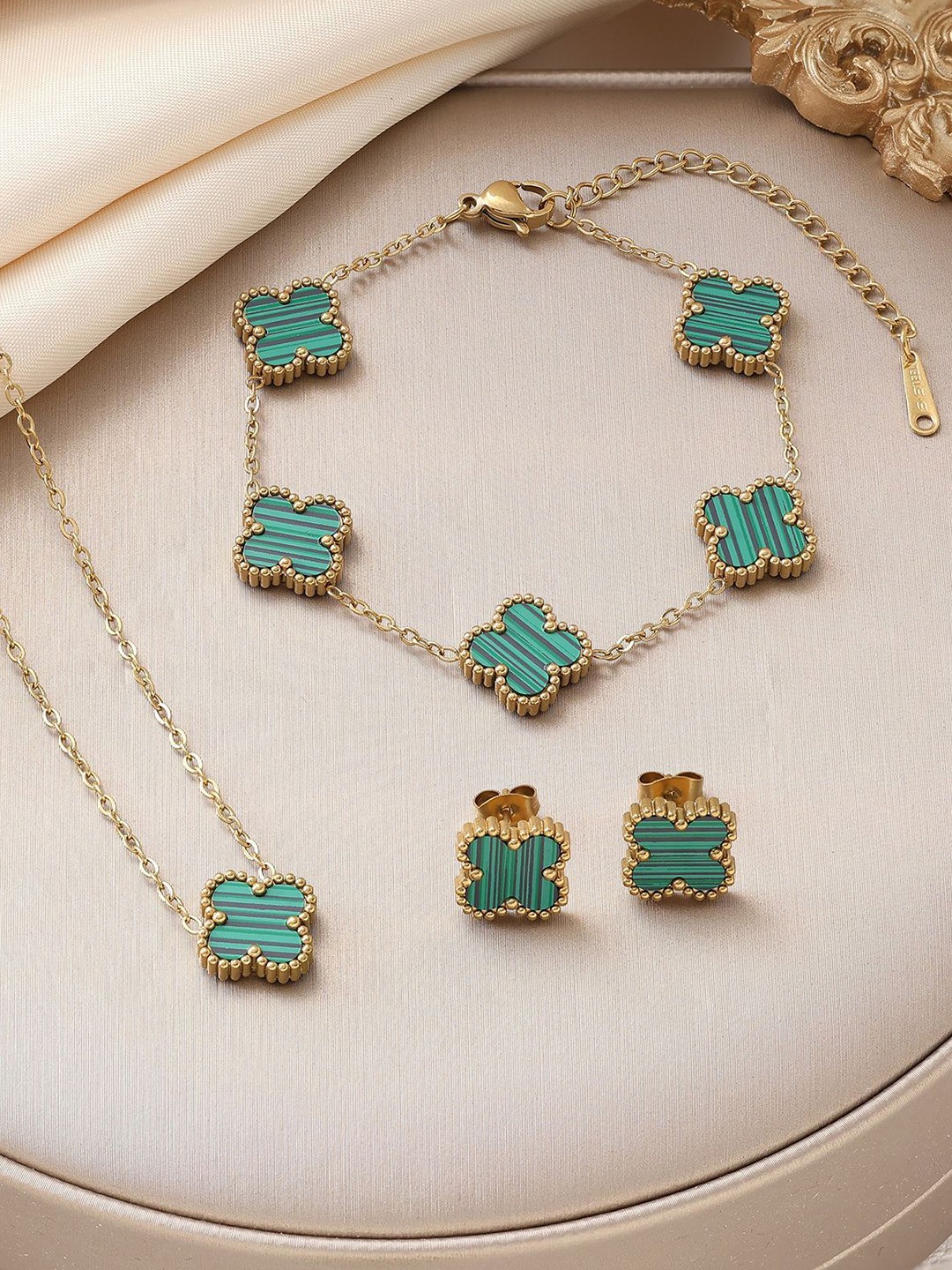 

DIVASTRI Gold-Plated Stainless Steel Anti Tarnish Floral Clover Jewellery Set