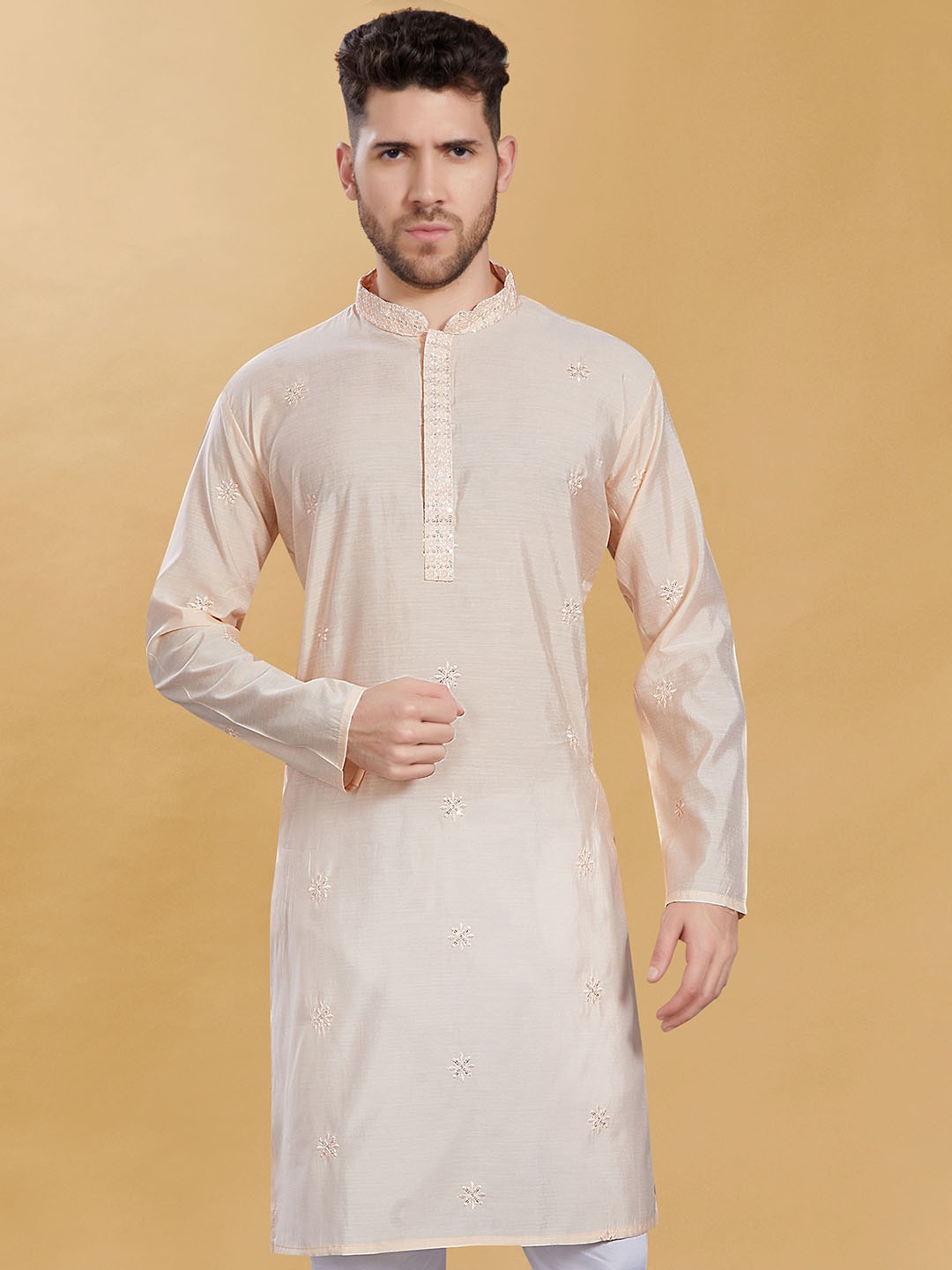 

DIVISIVE Floral Embroidered Mandarin Collar Thread Work Kurta, Peach