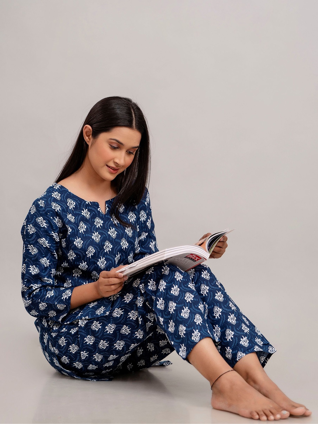 Jasoriya Floral Printed Notch Neck Straight Tunic And Trouser, Blue