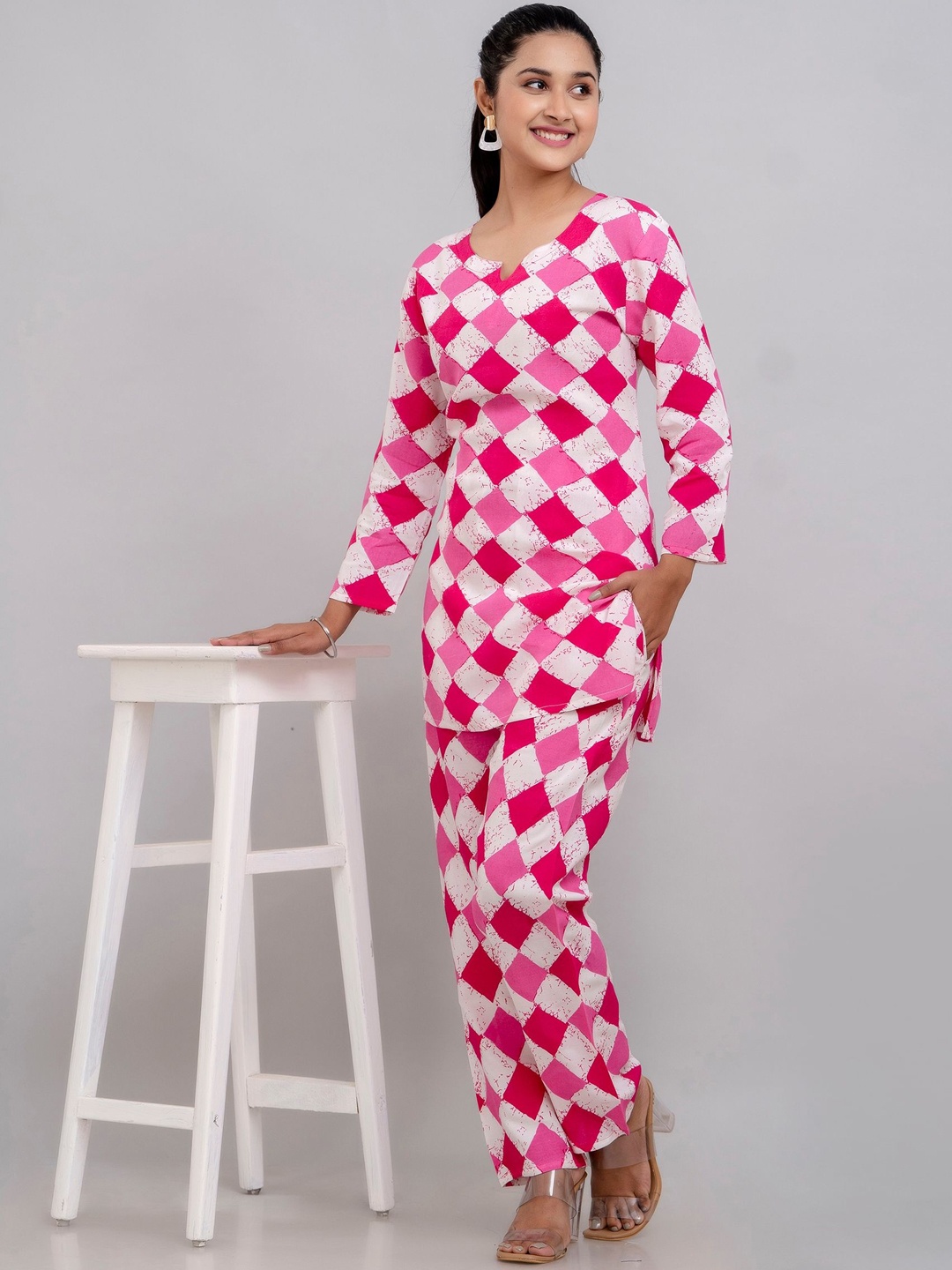 

Jasoriya Checked Notch Neck Straight Tunic With Trouser, Pink