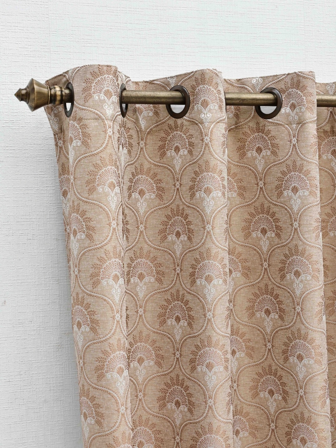 

Ariana Jhoomar Beige & White Floral Window Curtain