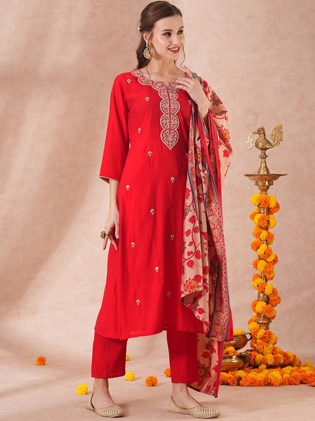 

FASHOR Ethnic Motifs Embroidered Notch Neck Thread Work Kurta With Trousers And Dupatta, Red