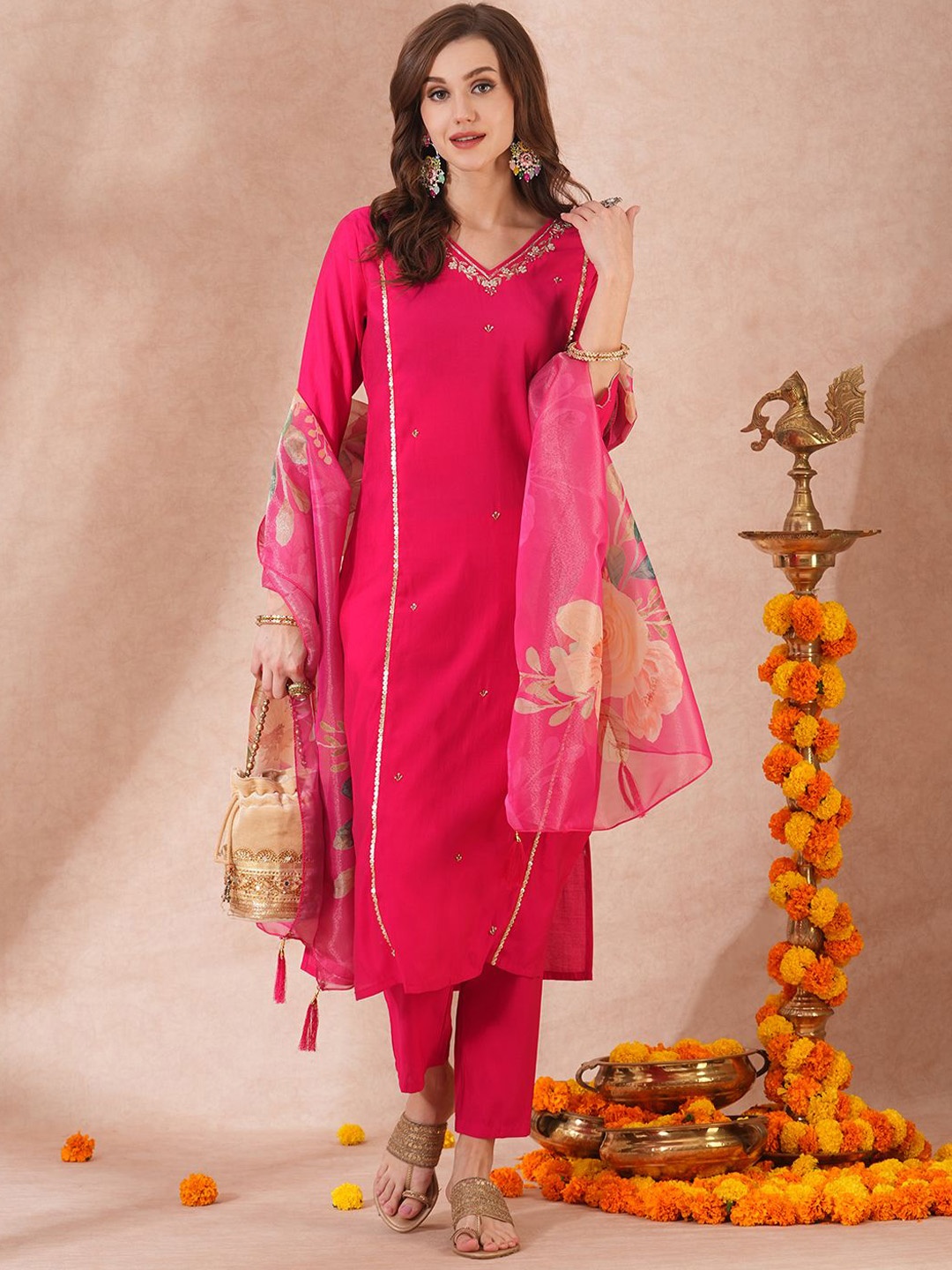 

FASHOR Floral Embroidered Regular V-Neck Kurta with Trousers &Dupatta, Pink