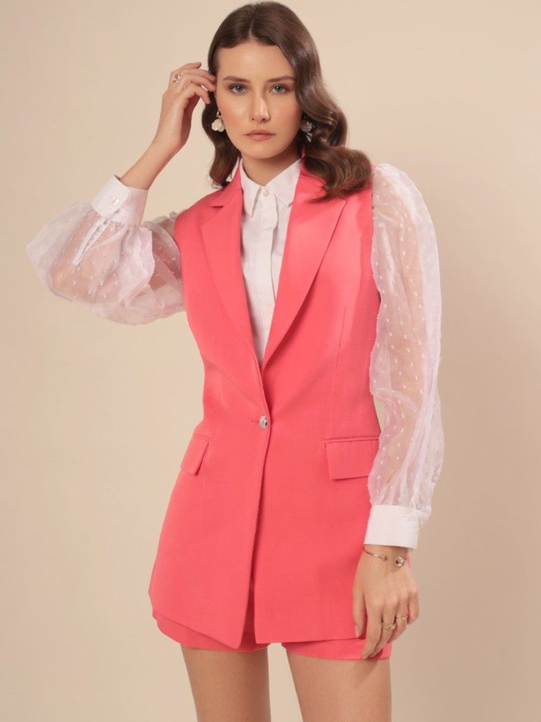 

VOLCAPE SHEA Notched Lapel Collar Single-Breasted Slim Fit Waistcoat With Shorts, Peach