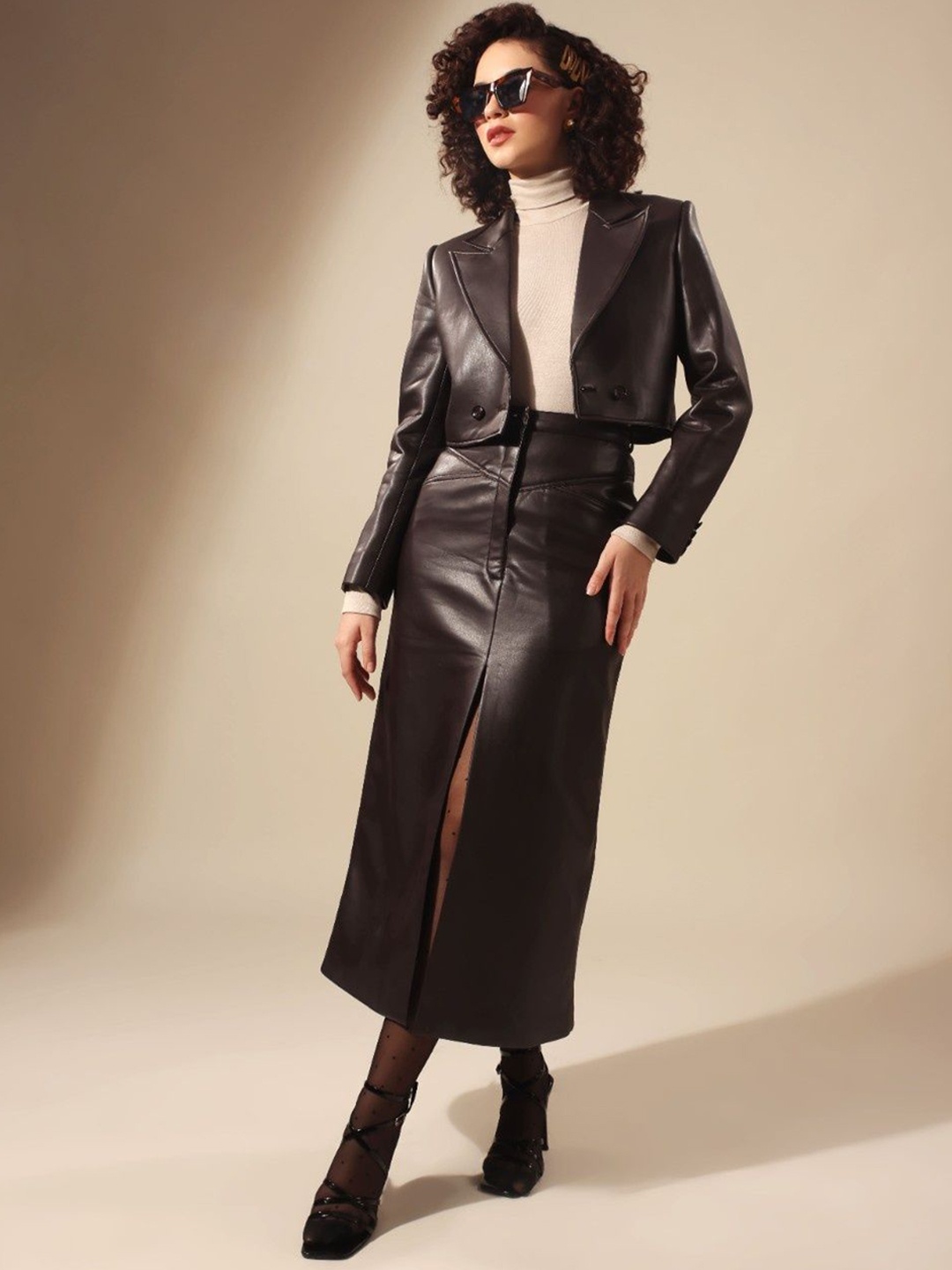 

VOLCAPE SOPHIA Peaked Lapel Collar Single-Breasted Slim Fit Blazer With Skirt, Brown