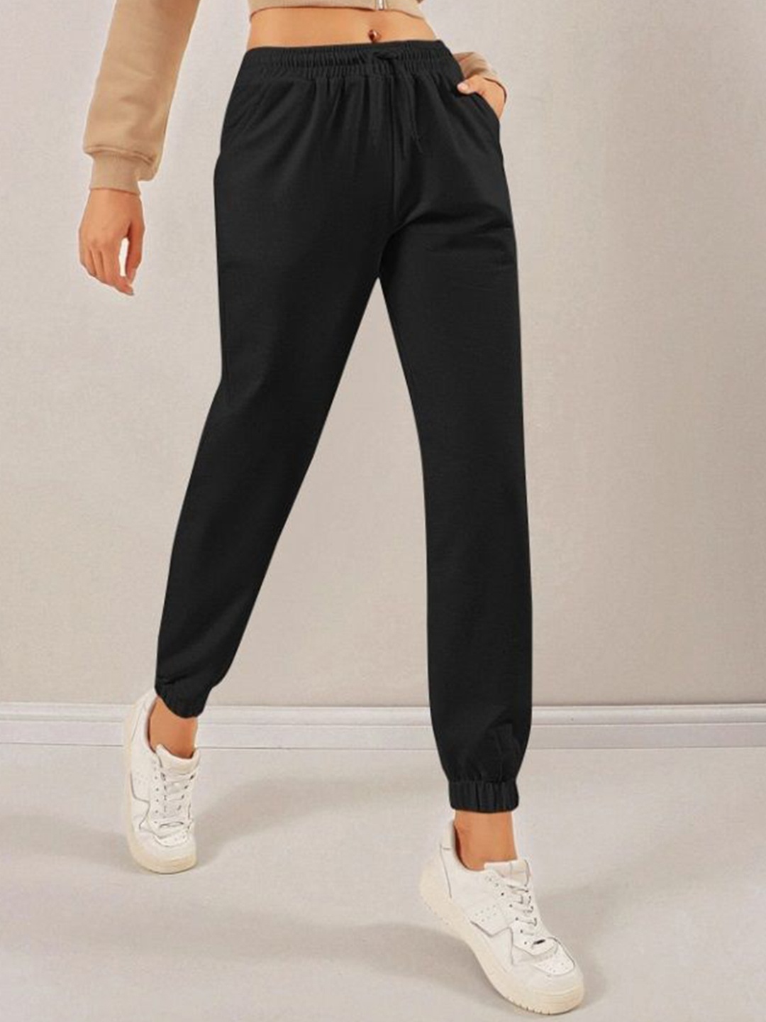 

Roadster Women Mid-Rise Slim-Fit Joggers, Black
