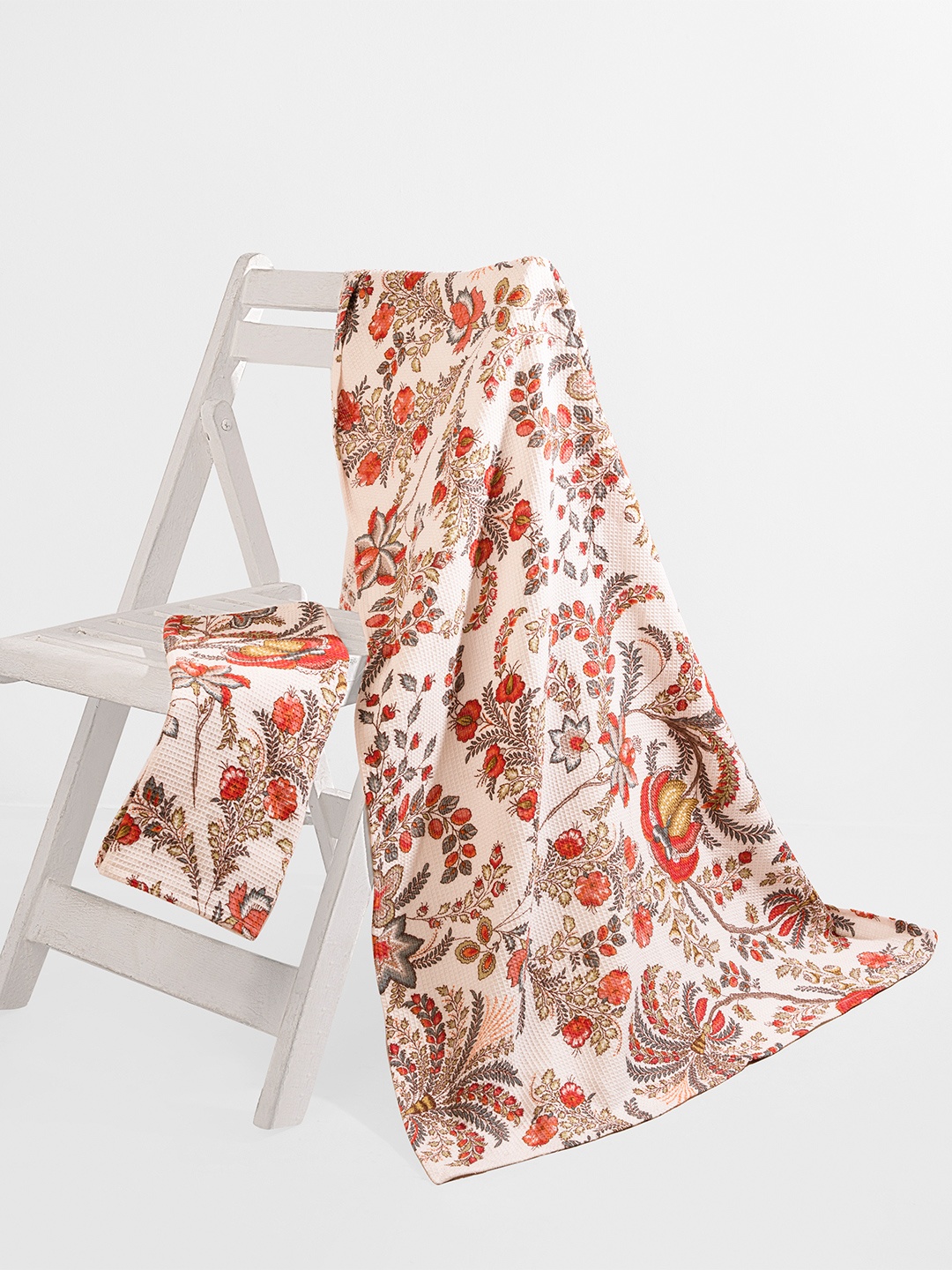 

HotGown White and Red 2 Pieces Floral Printed Cotton 400 GSM Towel Set