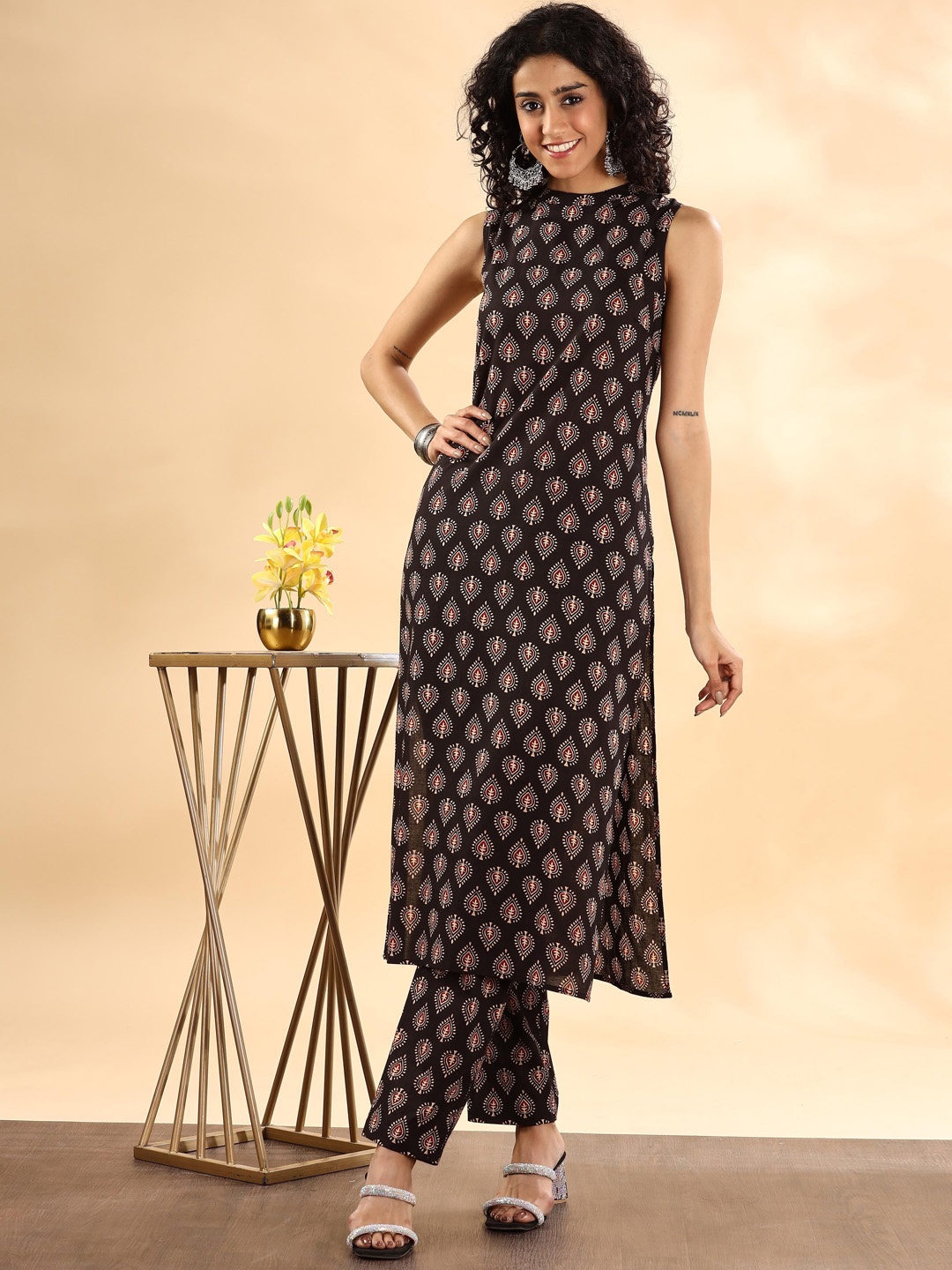 

Anouk Black Ethnic Motifs Printed Mandarin Collar Pure Cotton Straight Kurta With Trousers