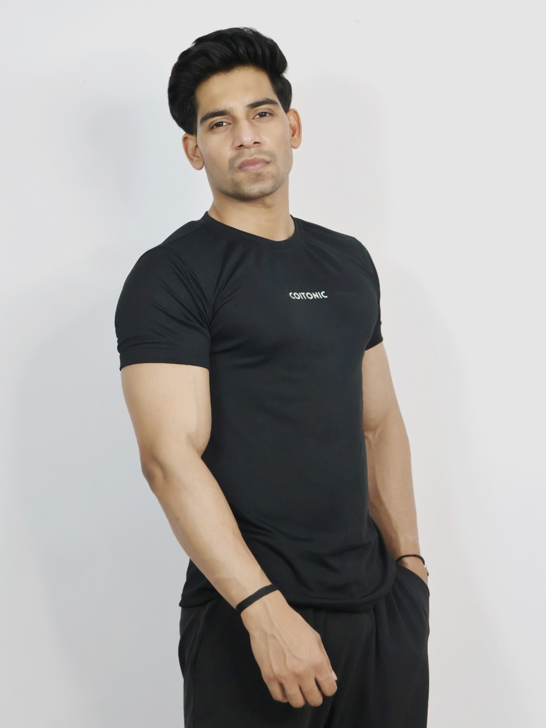 

Coitonic Men Typography Printed Round Neck Slim Fit T-shirt, Black