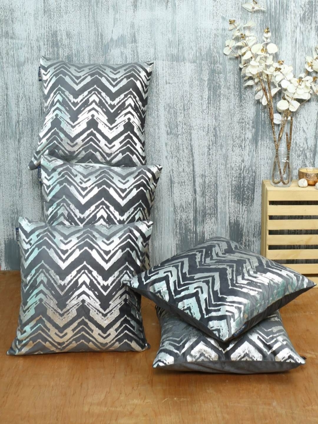 

Aura Grey & Silver-Toned Set of 5 Velvet Square Cushion Covers