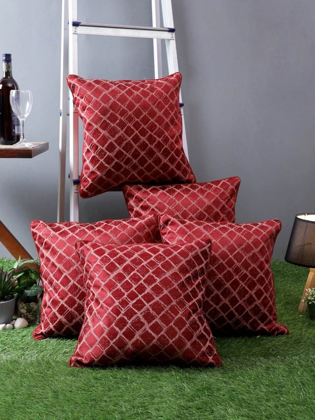 

Aura Maroon & Grey 5 Pieces Checked Square Cushion Covers