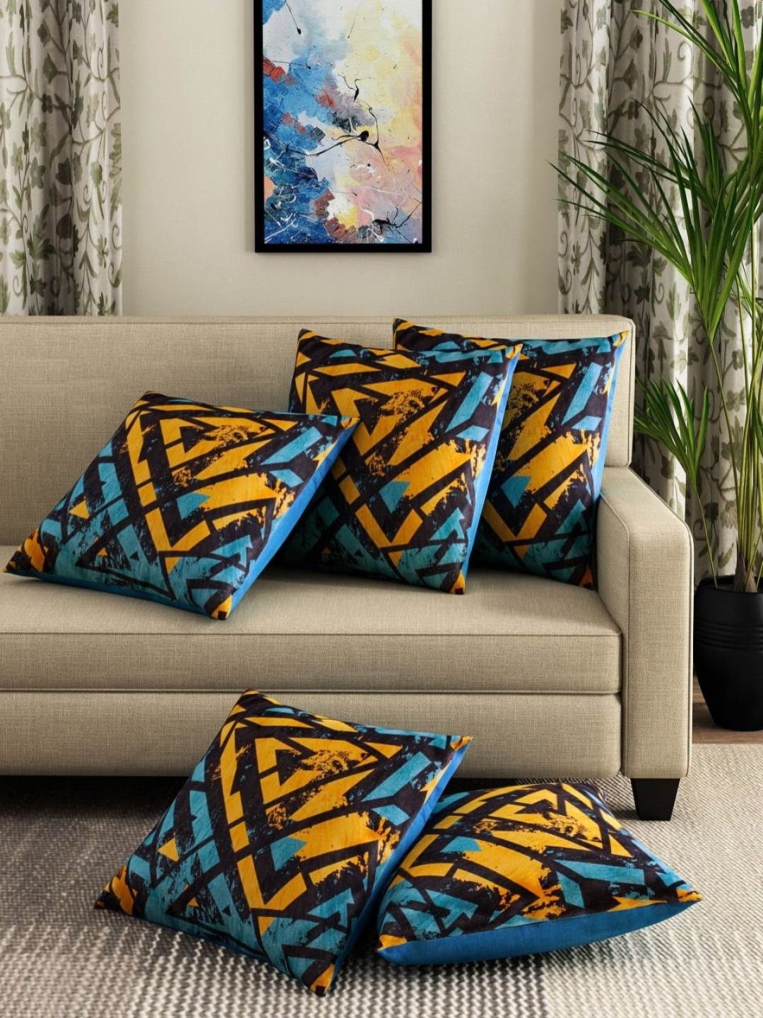 

Aura Black & Blue 5 Pieces Geometric Printed Velvet Square Cushion Covers