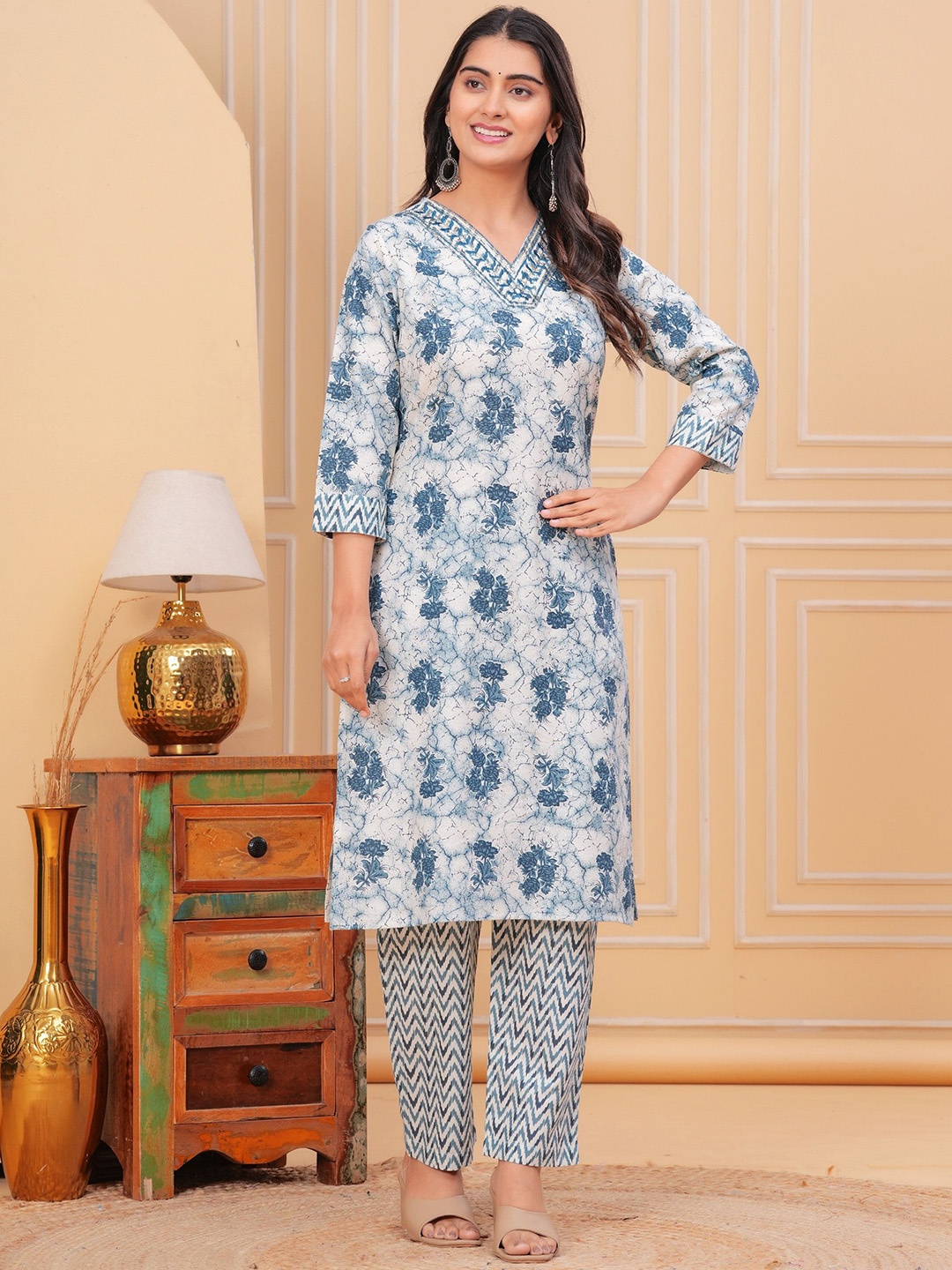 

KALINI Floral Printed V-Neck Straight Pure Cotton Kurta With Trousers, Blue