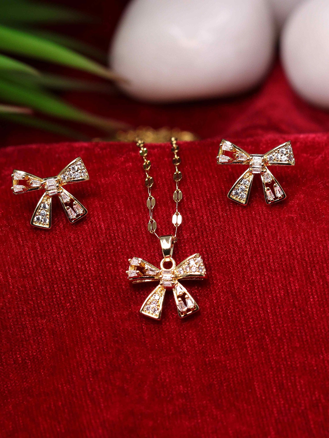 

GOLD CASH 22K Gold Plated Cubic Zirconia & Crystal Studded Anti-Tarnish Jewellery Set