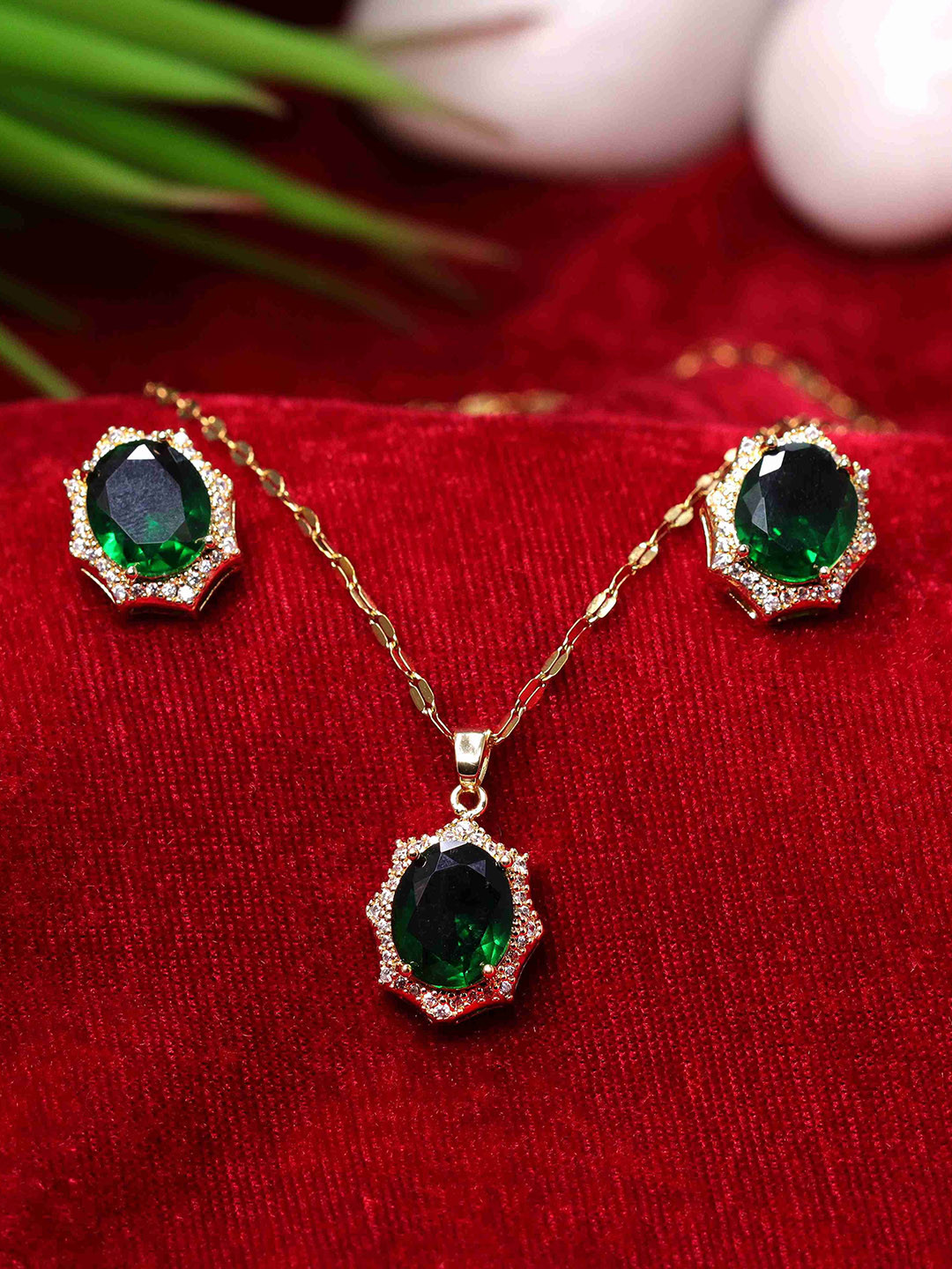 

GOLD CASH Gold Plated Cubic Zirconia & Crystal Studded Anti-Tarnish Jewellery Set