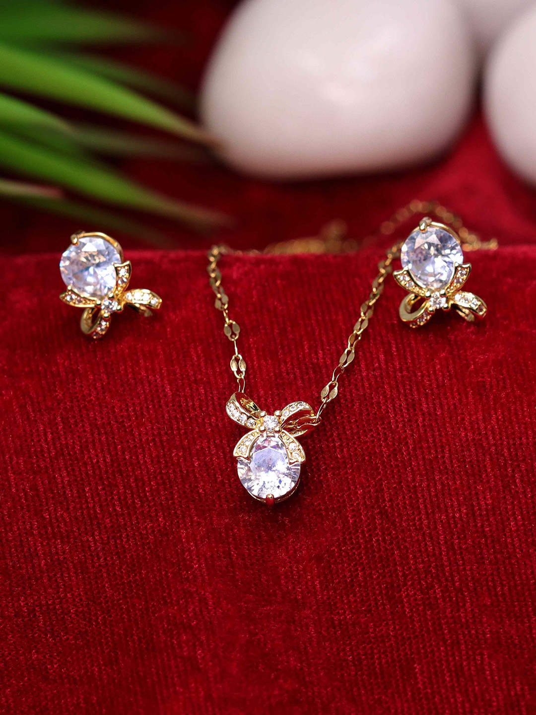

GOLD CASH Gold Plated Cubic Zirconia & Crystal Studded Anti-Tarnish Jewellery Set
