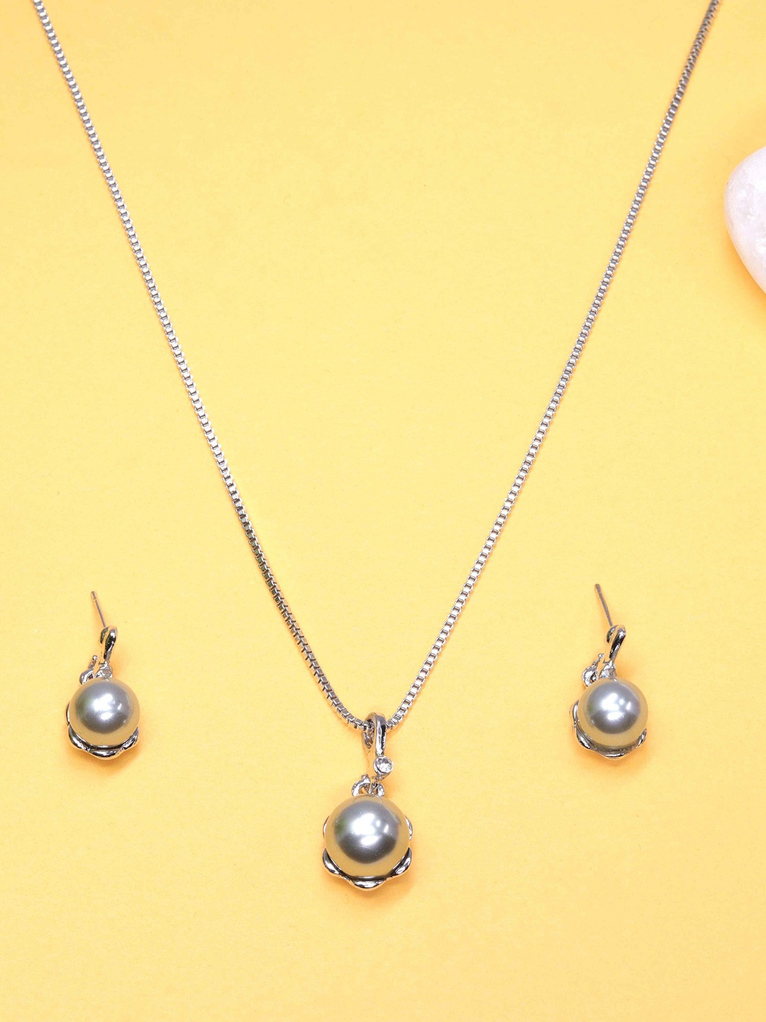 

GOLD CASH Rhodium-Plated Beaded Pendant and Earrings, Silver