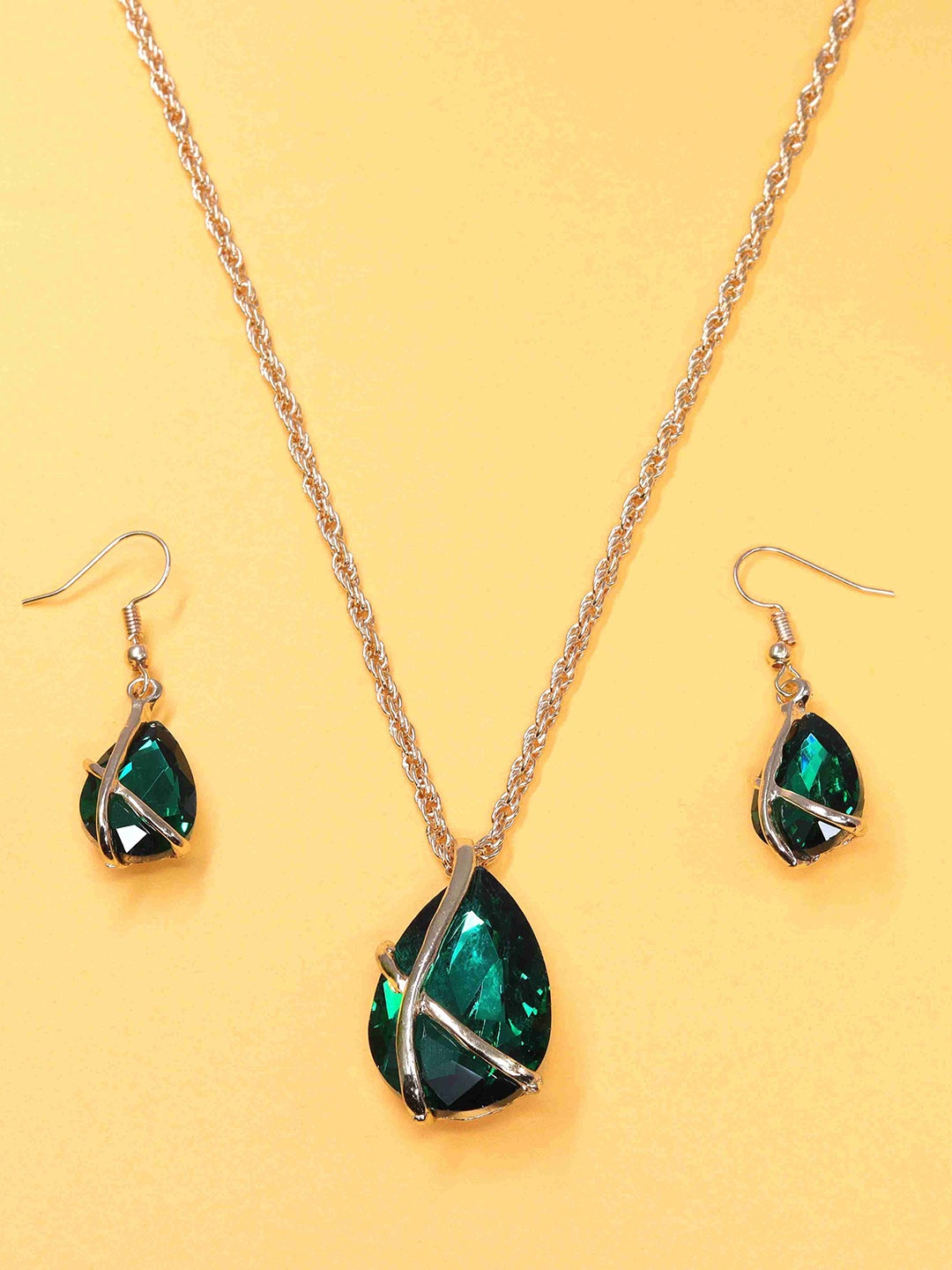 

GOLD CASH 22K Gold Plated Cubic Zirconia & Crystal Studded Teardrop Jewellery Set