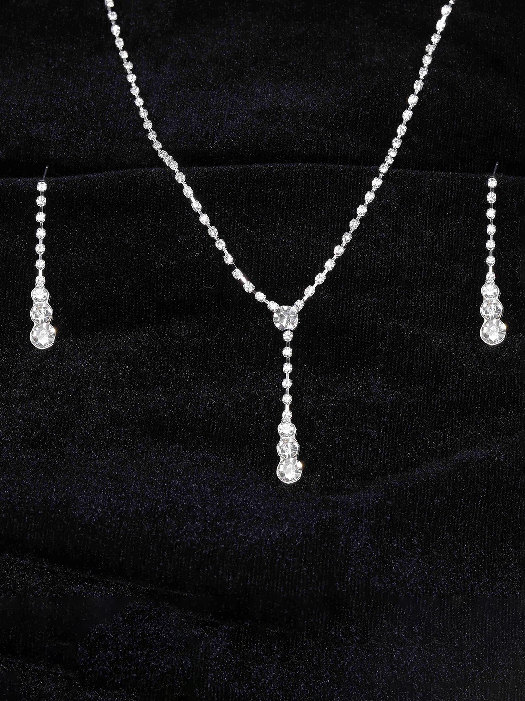 

GOLD CASH Rhodium-Plated Stainless Steel Crystals Stone-Studded Anti-Tarnish Jewellery Set, Silver