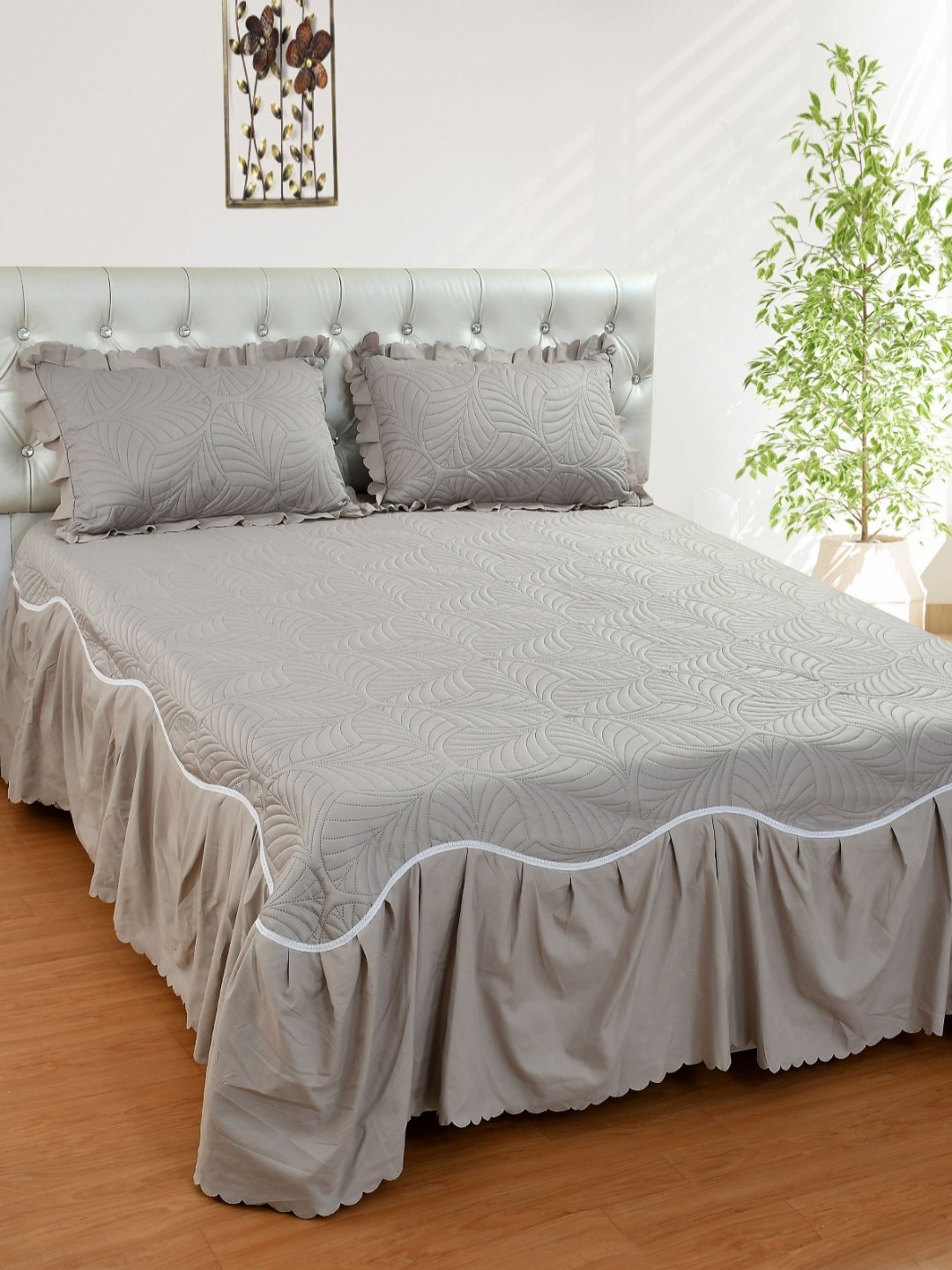

THE little BIG STORE Grey Quiltted 300 TC King Bedsheet Set - 1.82 m x 1.98 m