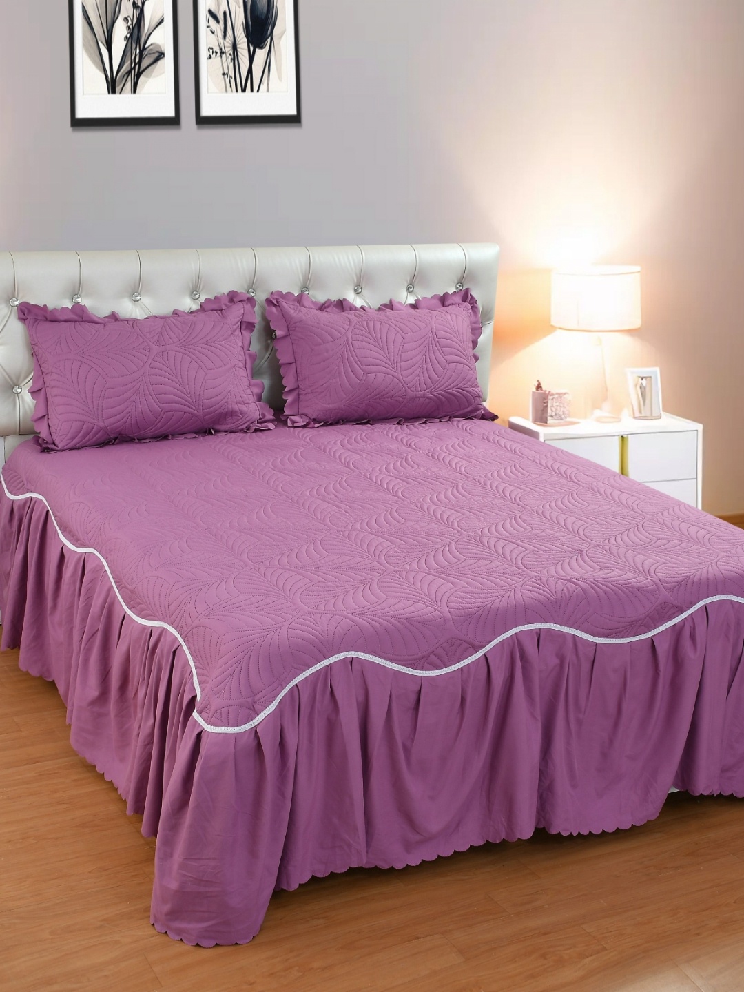 

THE little BIG STORE Purple & White 300 TC King Bedsheet Set 1.82 m x 1.98m