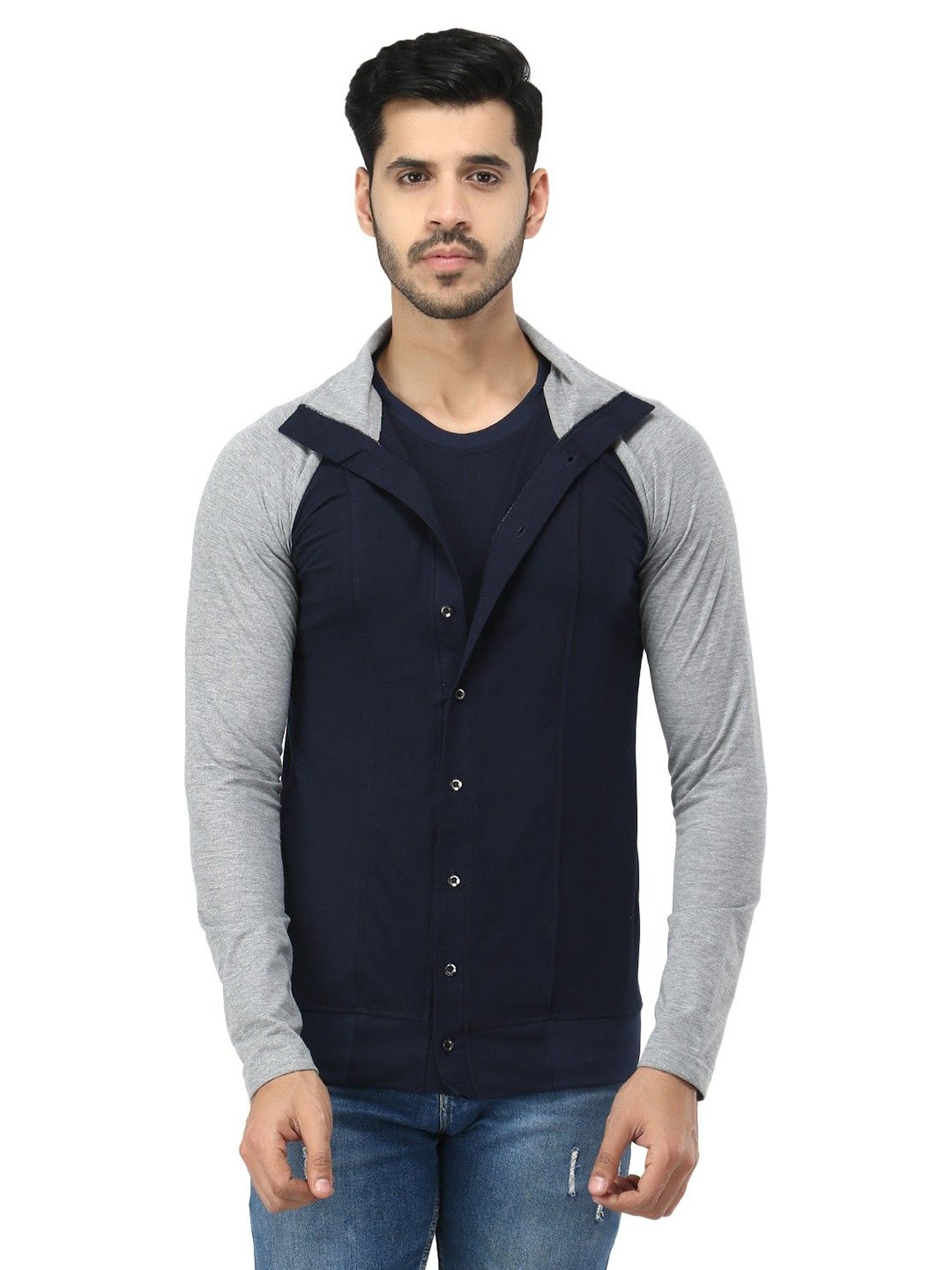 

Black Collection Men Colourblocked Sweatshirt