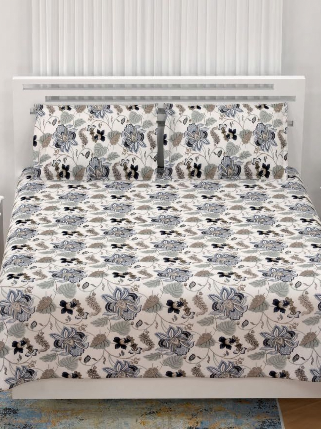 

BILBERRY Off-White & Grey Floral Printed Pure Cotton 180 TC King Bedsheet Set 2.74 x 2.74m