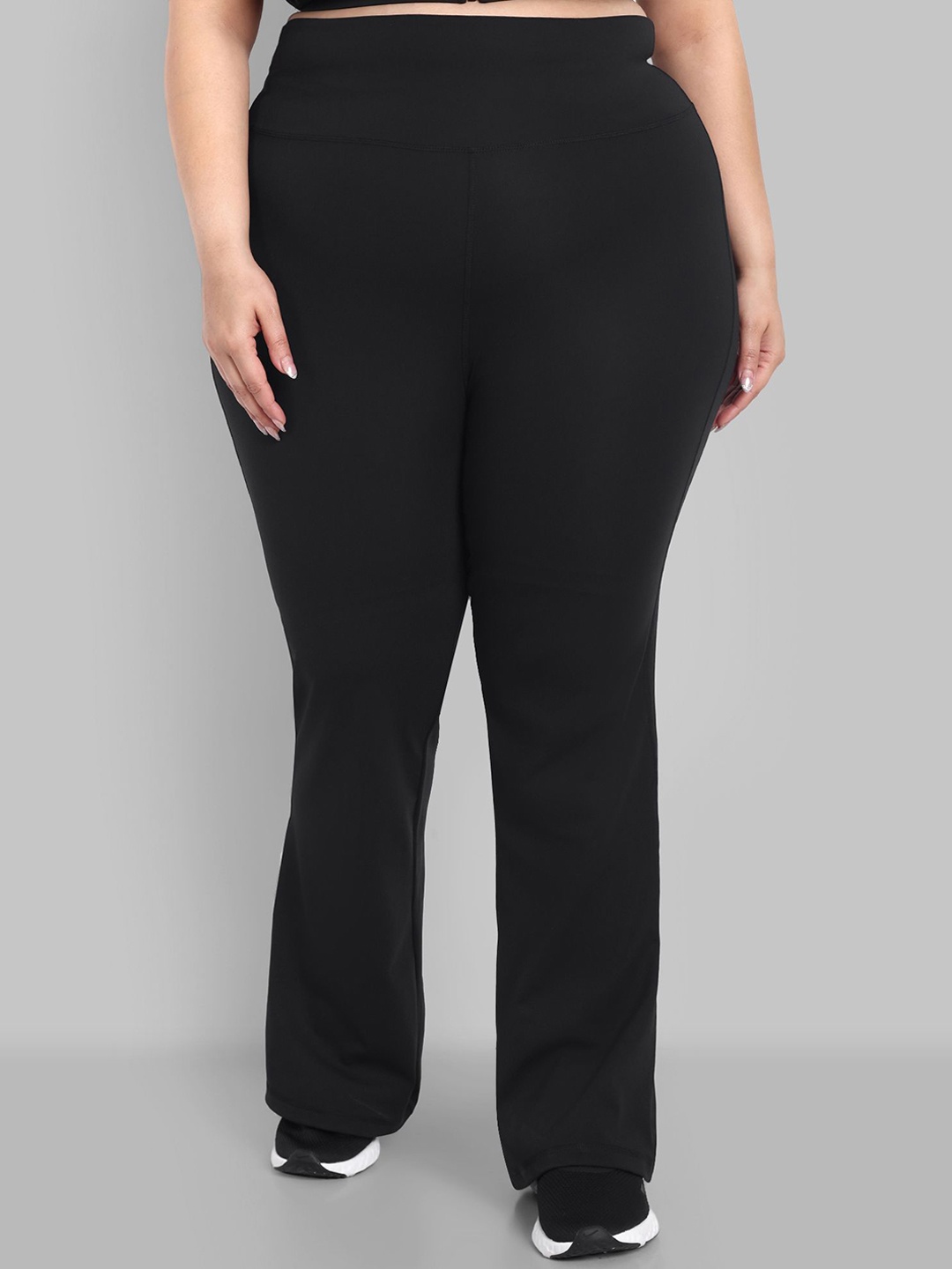 

skyria Women Plus Size Comfort Flared High-Rise Trouser, Black