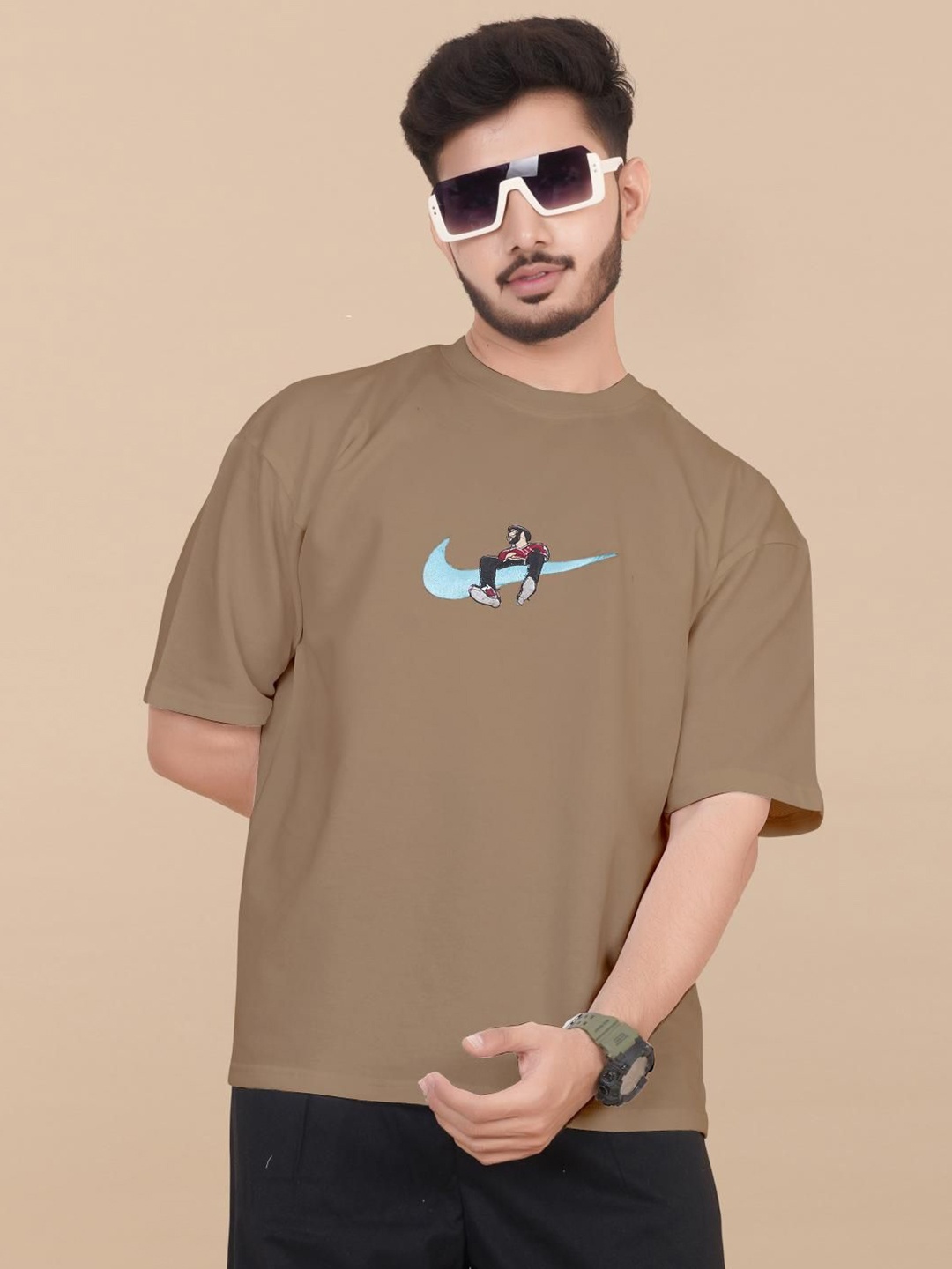 

BLURR Men Graphic Printed Cotton T-shirt, Khaki