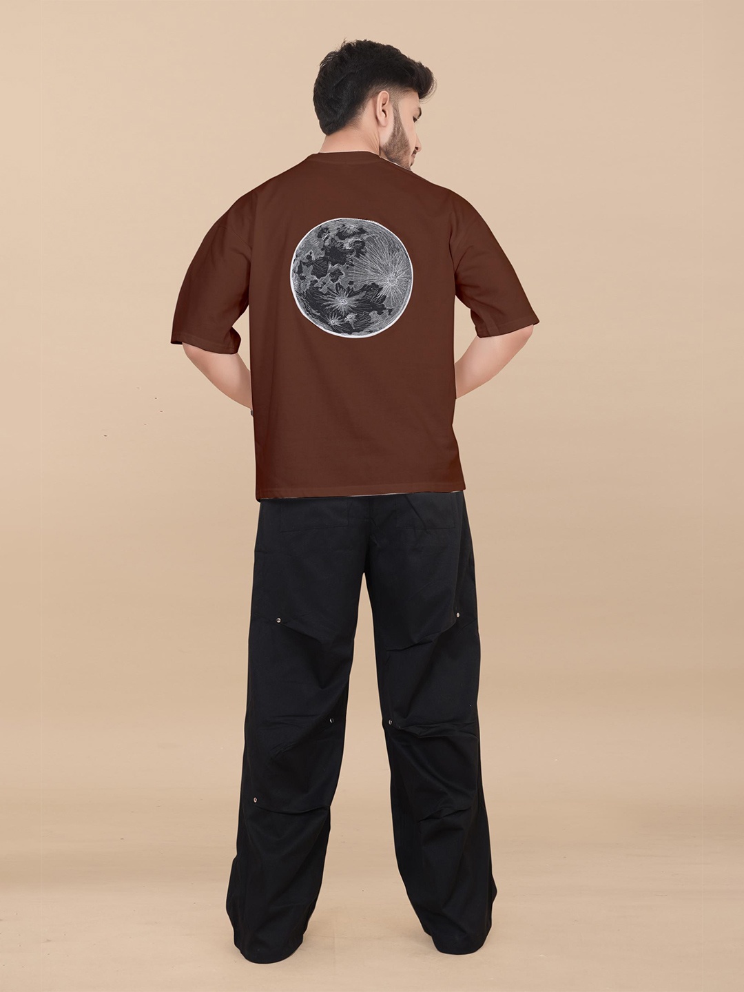 

BLURR Men Graphic Printed Round Neck Cotton T-shirt, Coffee brown