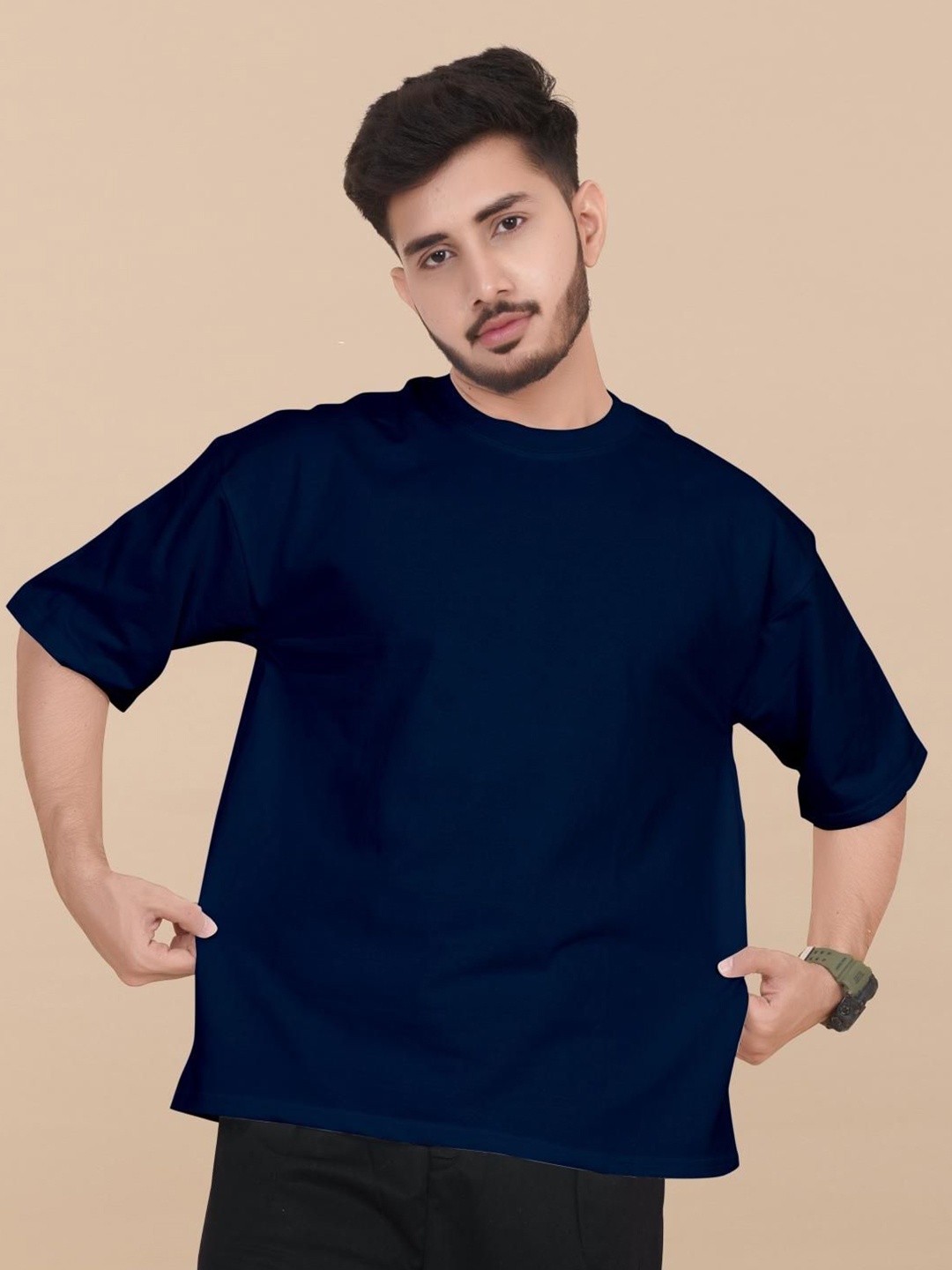 

BLURR Men Solid Round Neck Cotton Relaxed Fit T-shirt, Navy blue