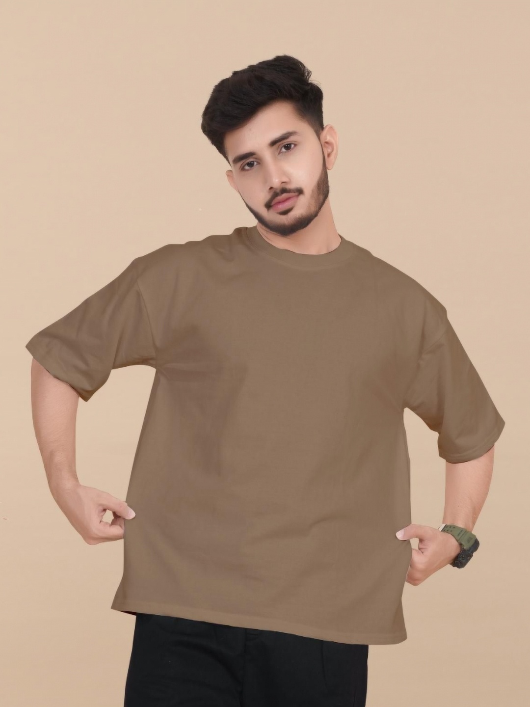 

BLURR Men Solid Round Neck Cotton Relaxed Fit T-shirt, Brown