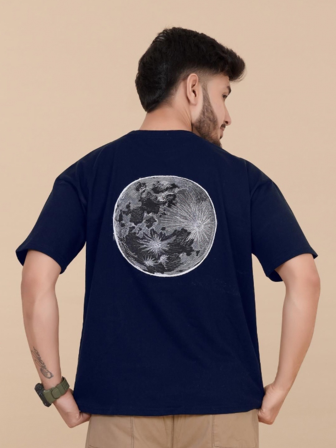 

BLURR Men Graphic Printed Round Neck Cotton T-shirt, Navy blue