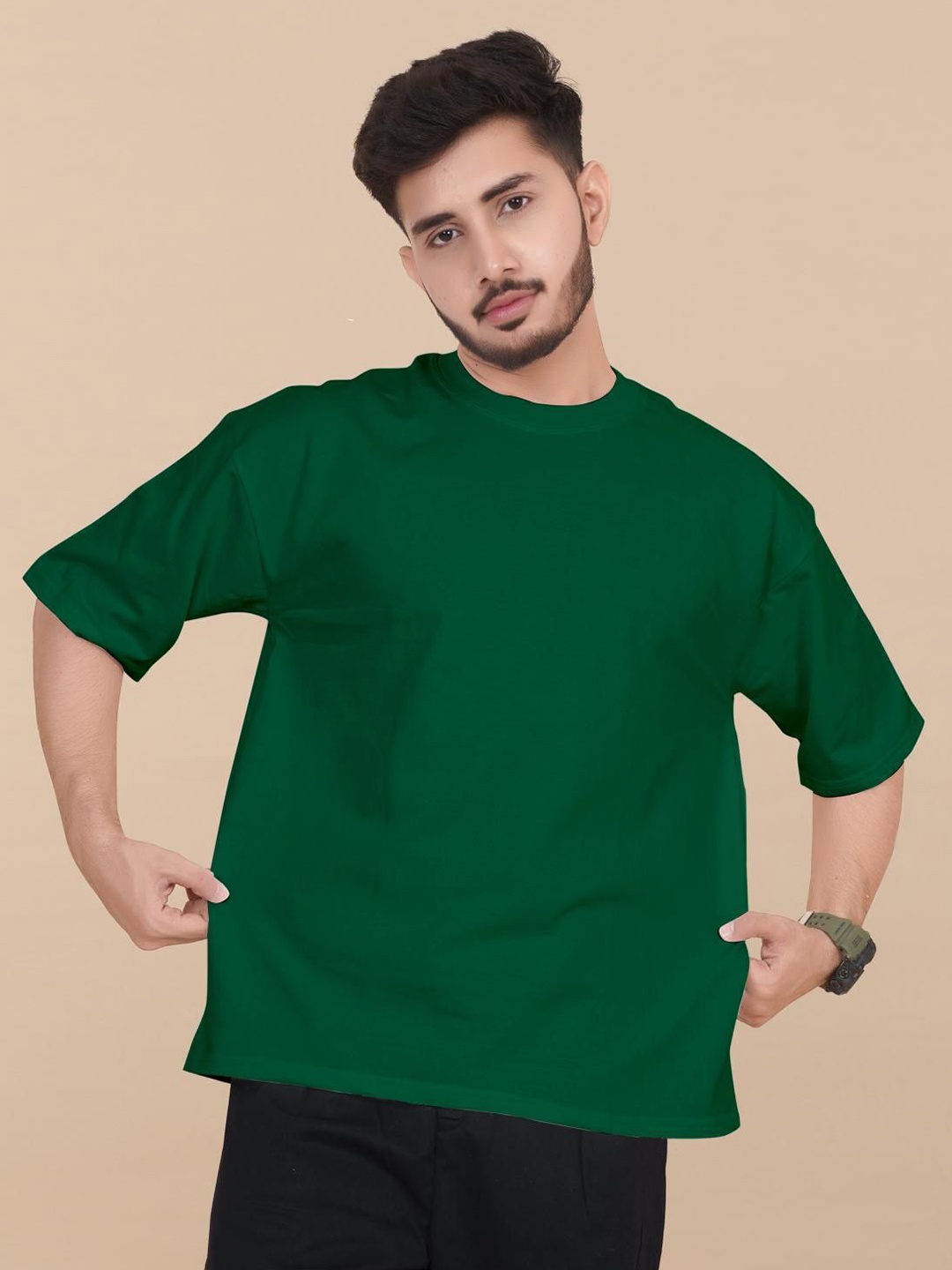 

BLURR Men Solid Round Neck Cotton Relaxed Fit T-shirt, Green