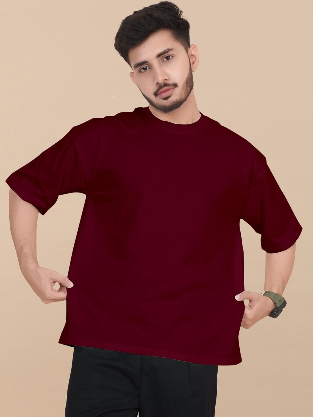 

BLURR Men Solid Round Neck Cotton Relaxed Fit T-shirt, Maroon