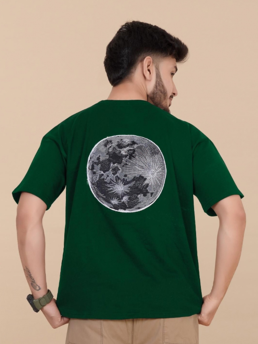 

BLURR Men Graphic Printed Round Neck Relaxed Fit Cotton T-shirt, Green