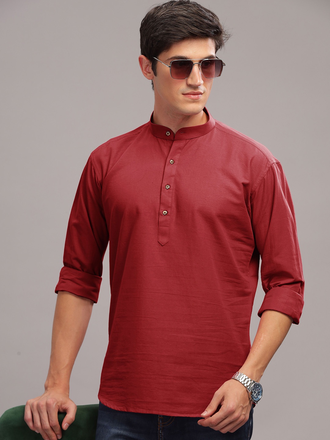 

Anouk Maroon Band Collar Pure Cotton Short Kurta