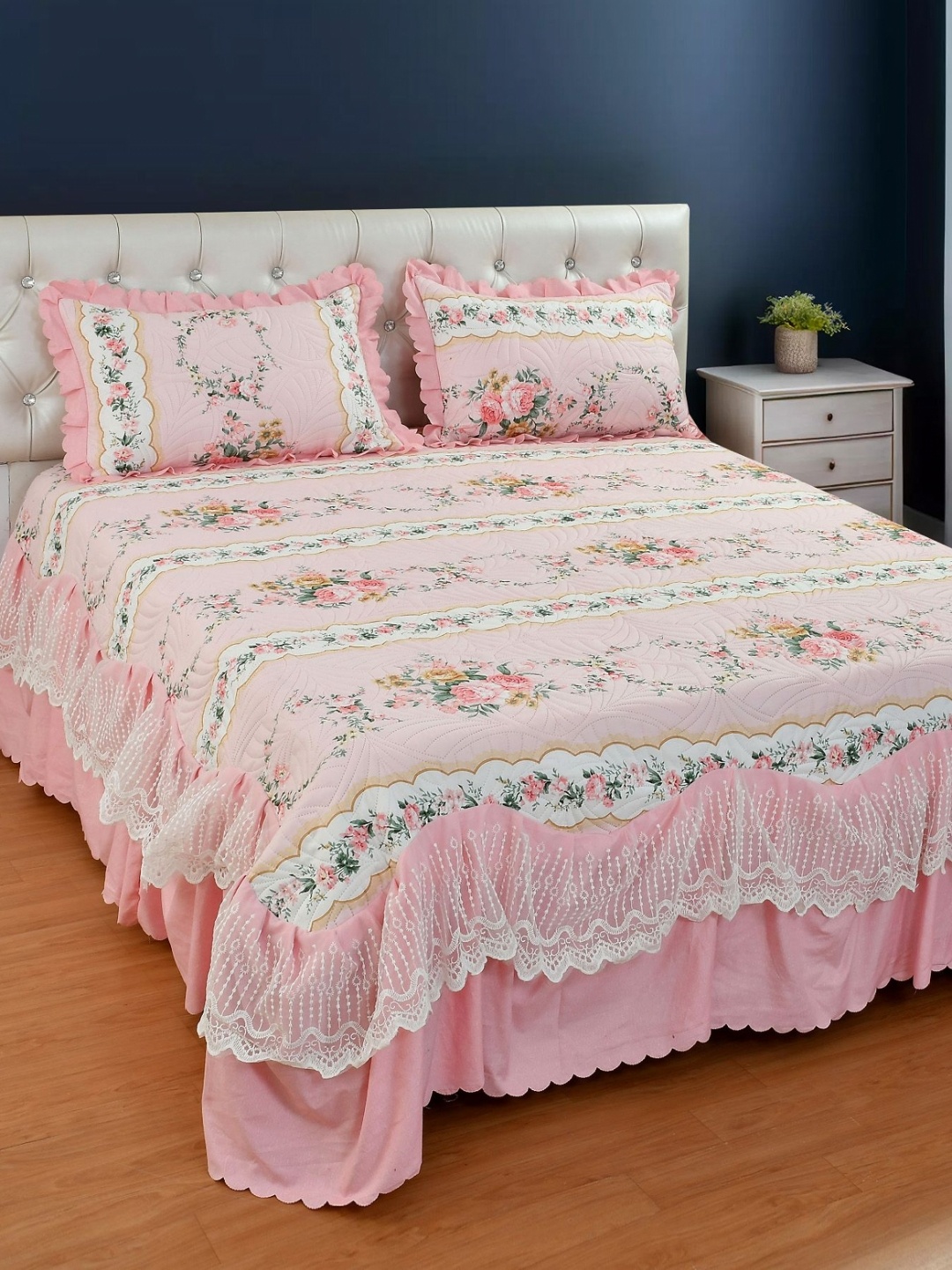 

THE little BIG STORE Pink Floral Quiltted 300 TC King Bedsheet Set - 1.82 m x 1.98 m