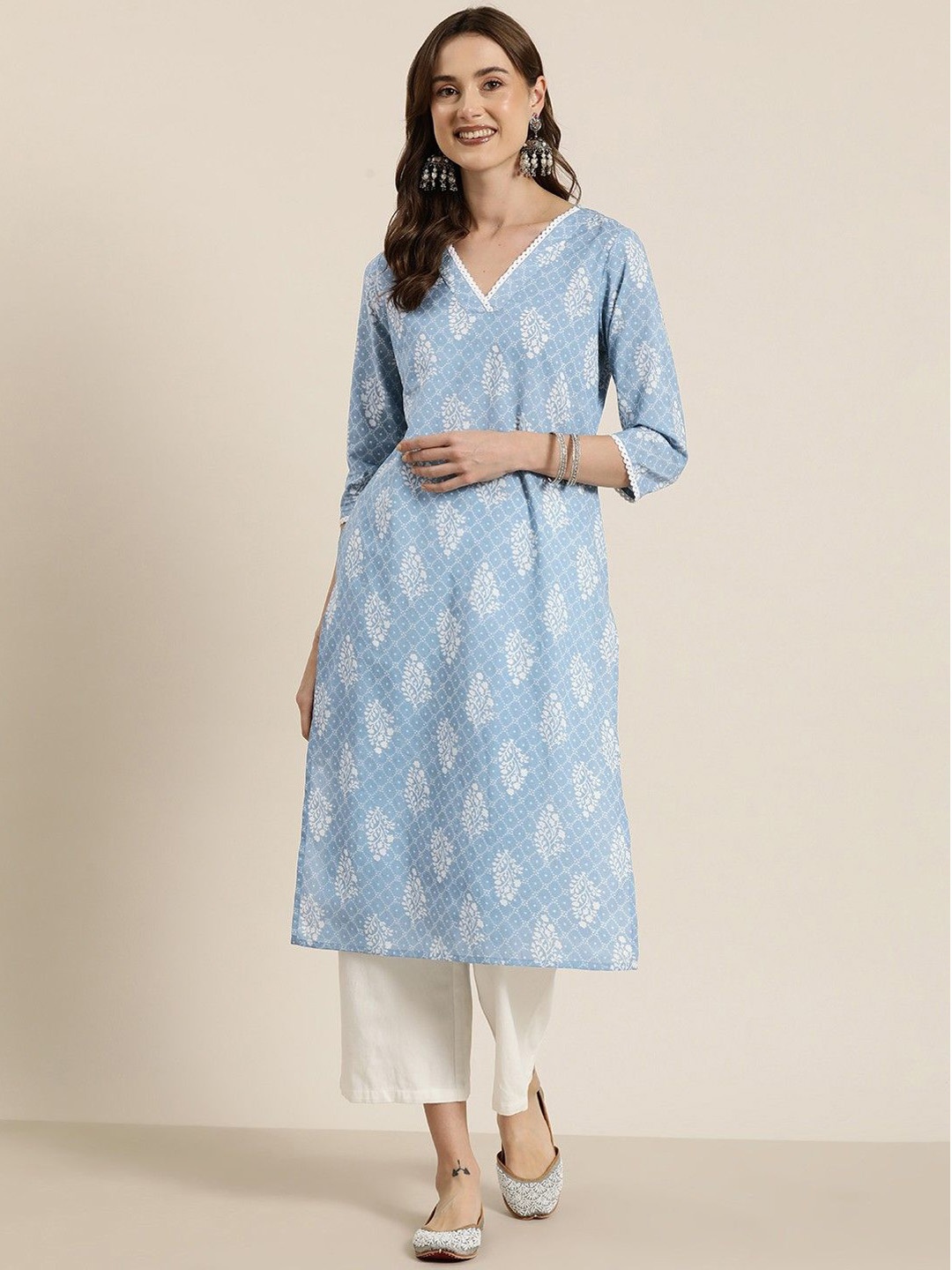 

Kairab Floral Printed V-Neck Straight Kurta, Blue