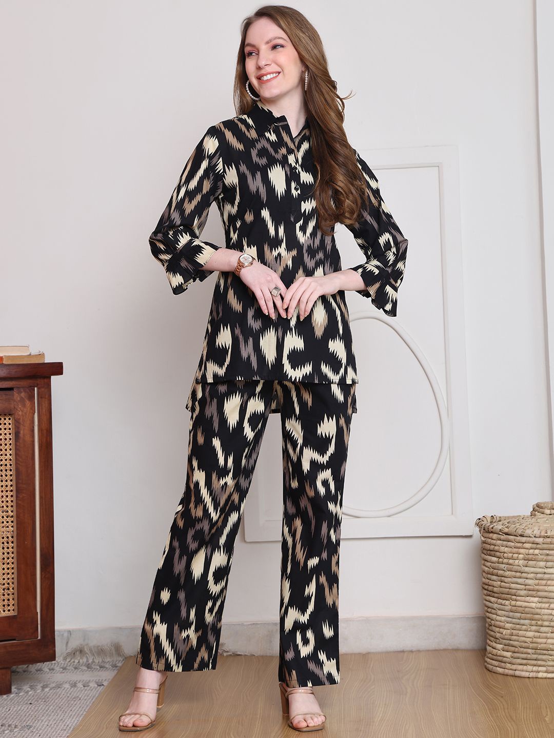 

Claura Abstract Printed Shirt Collar Pure Cotton Tunic & Trouser, Black