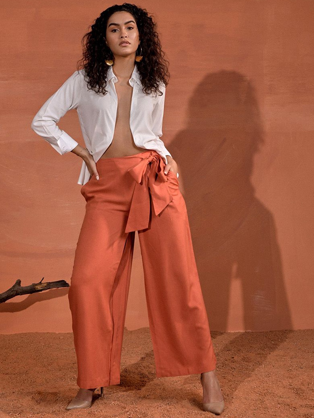 

Aamili Women Mid-Rise Trousers, Coral