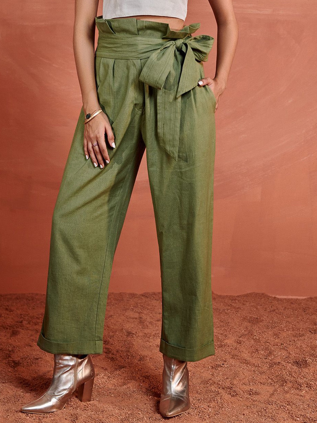 

Aamili Women High-Rise Relaxed Fit Trouser With Belt, Green